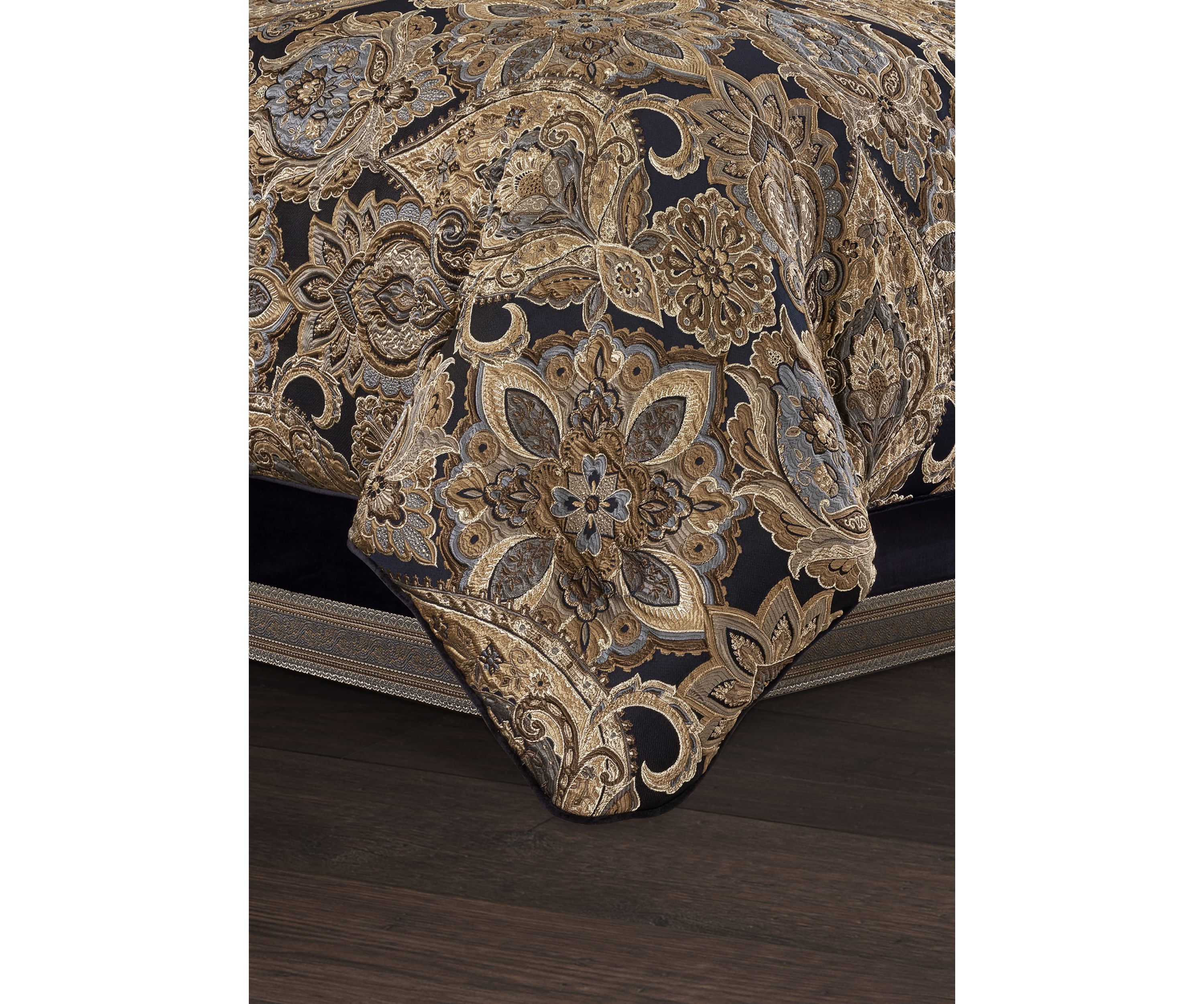 Amara 4pc. Comforter Set