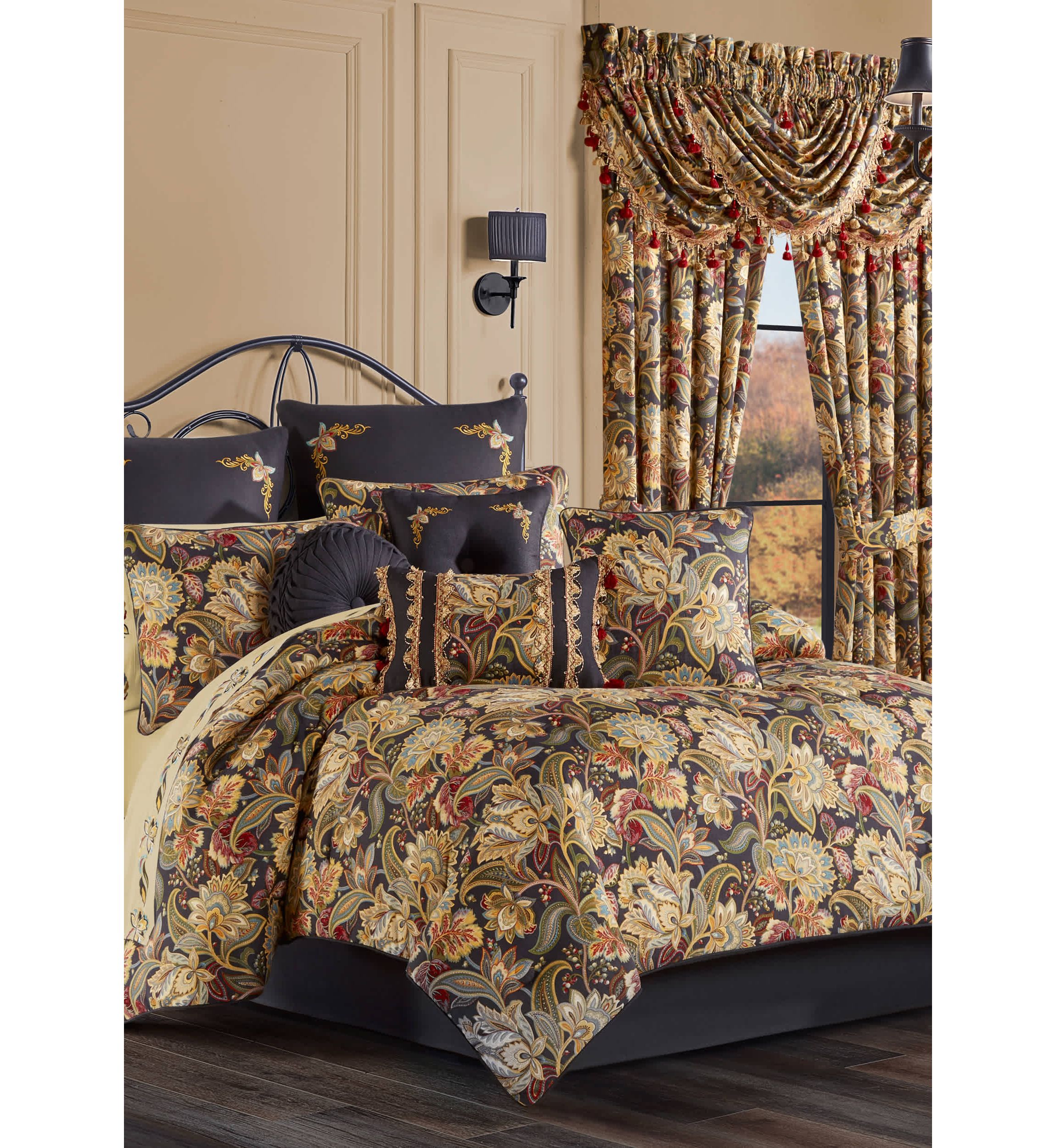 Stefania 4pc. Comforter Set