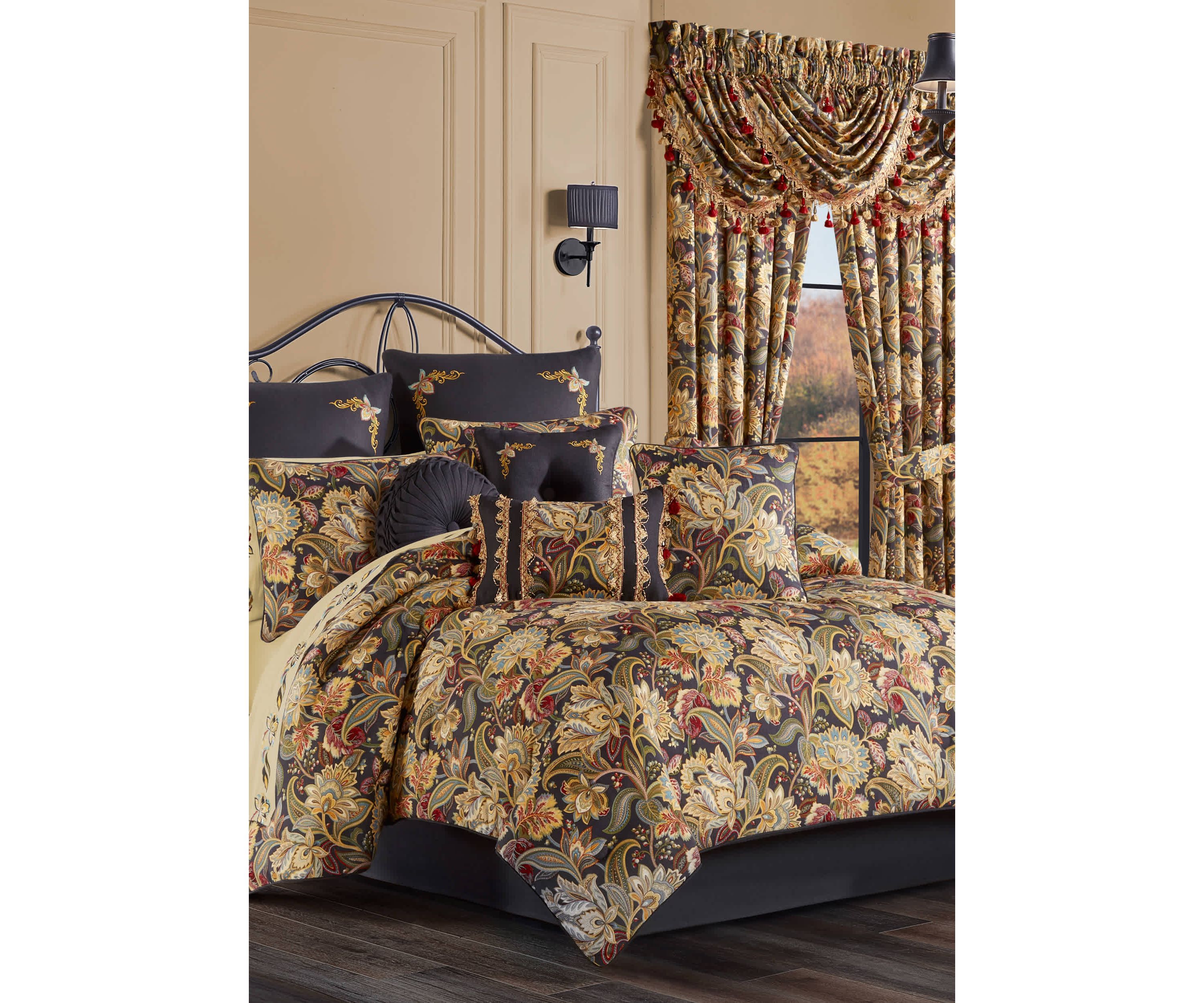 Stefania 4pc. Comforter Set