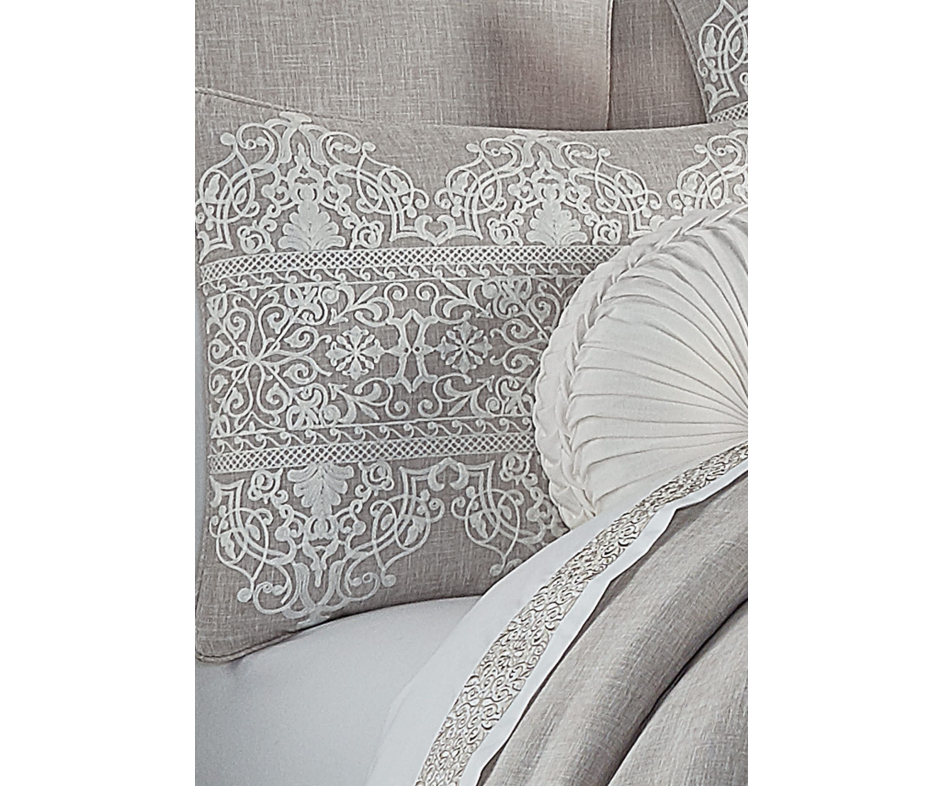 Aimee 4pc. Comforter Set