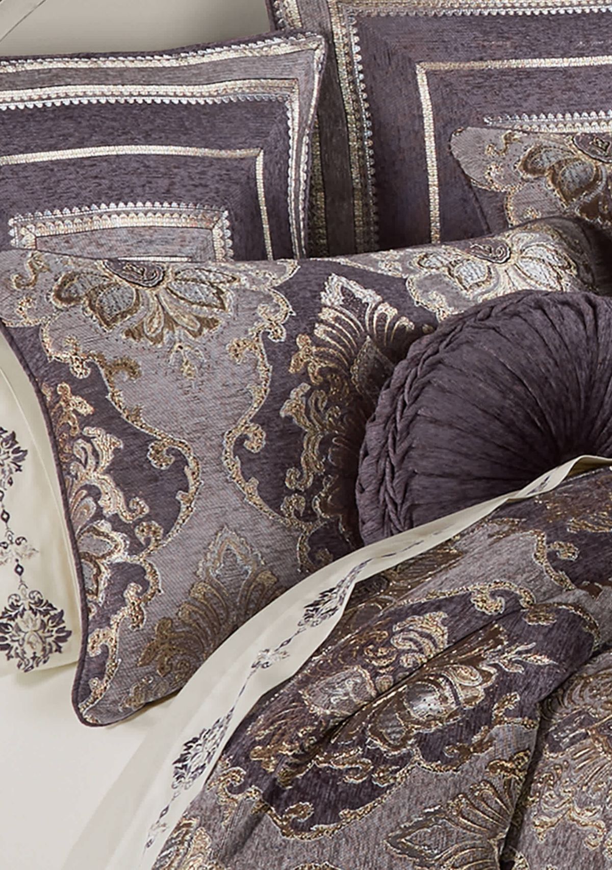 Dominique 4pc. Comforter Set