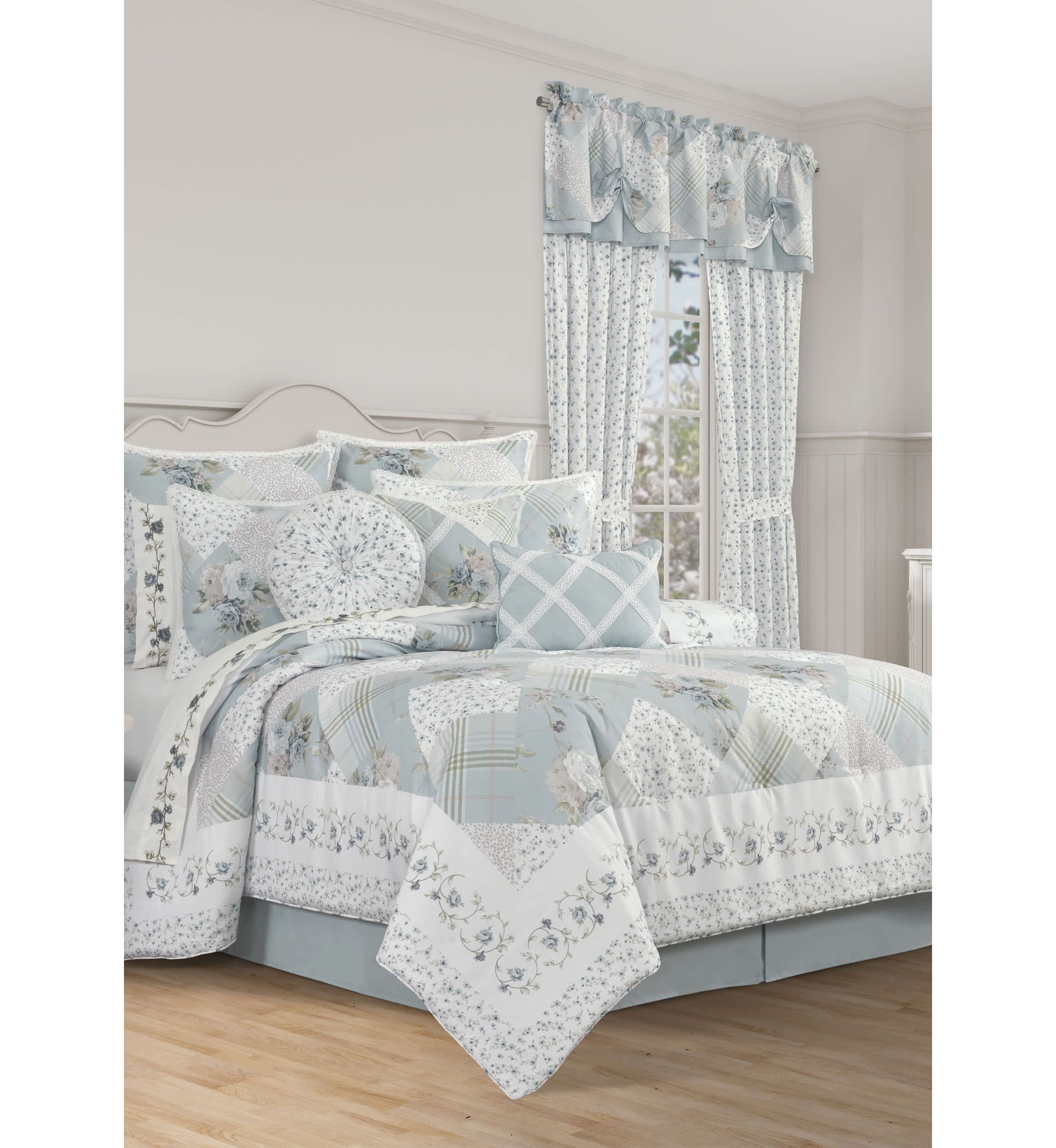Bungalow 4pc. Comforter Set