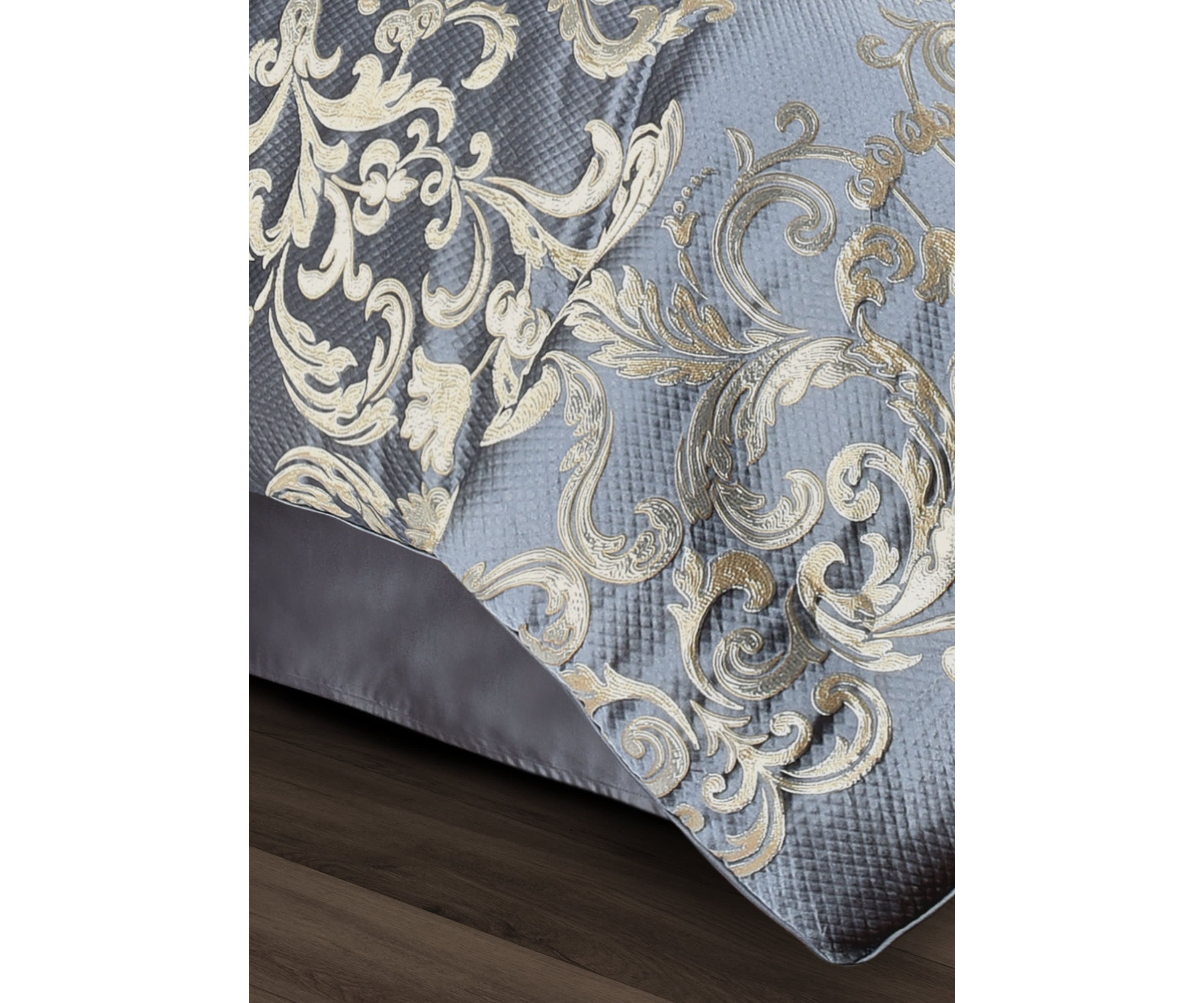 Dicaprio 4pc. Comforter Set