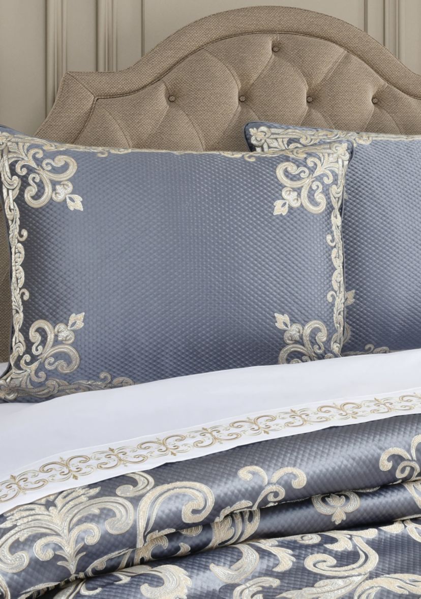 Dicaprio 4pc. Comforter Set