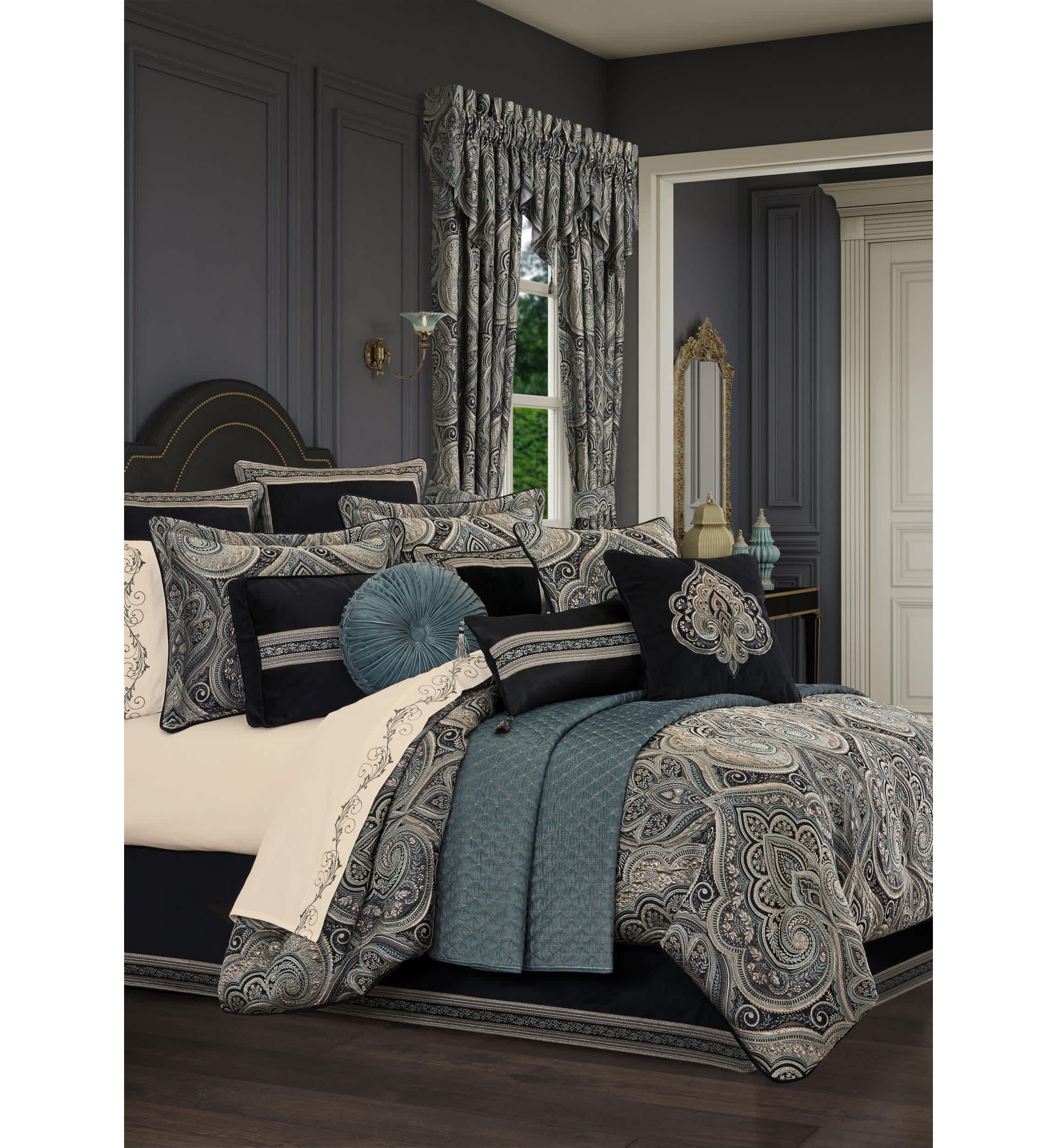 Vincenzo 4pc. Comforter Set