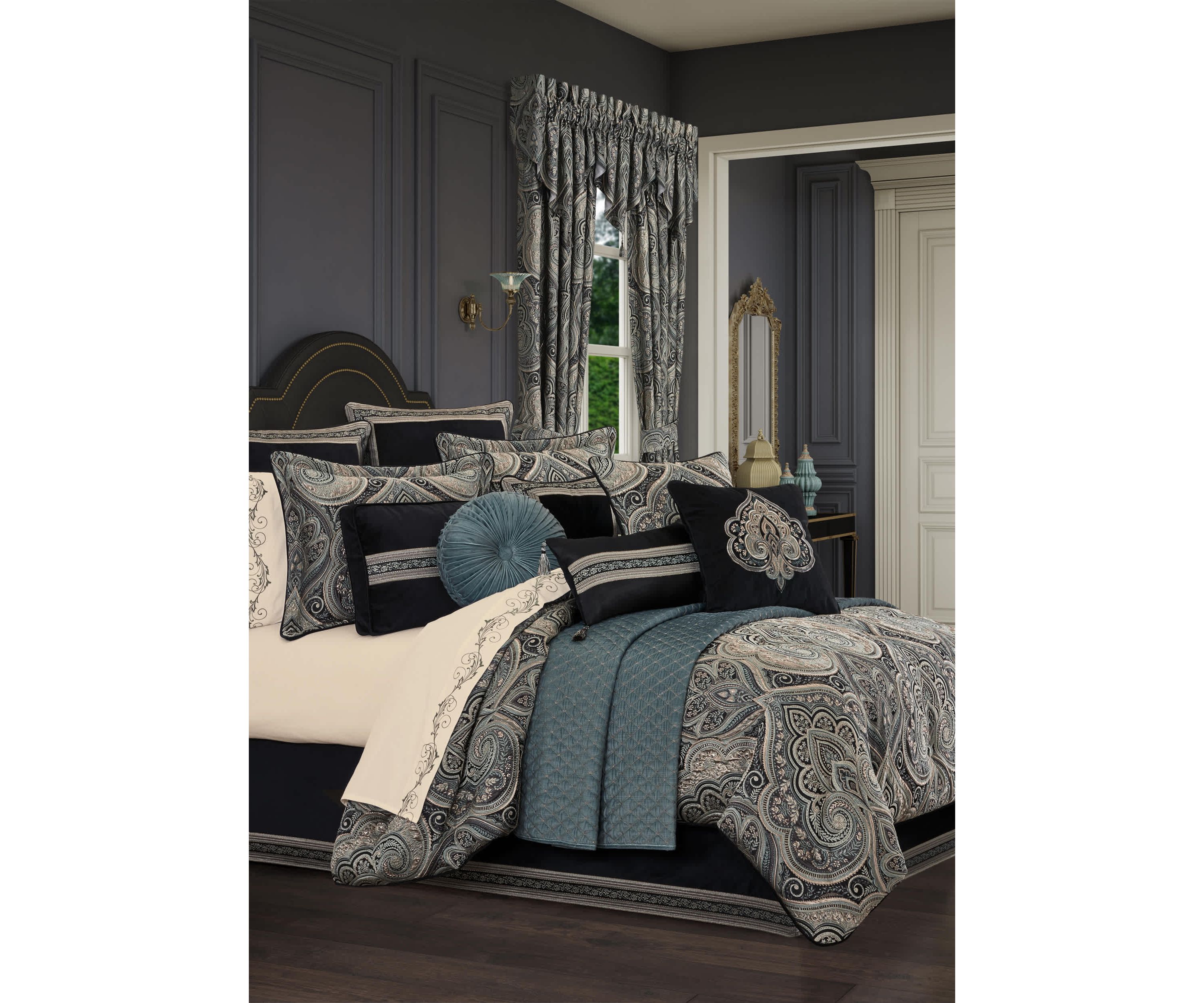 Vincenzo 4pc. Comforter Set
