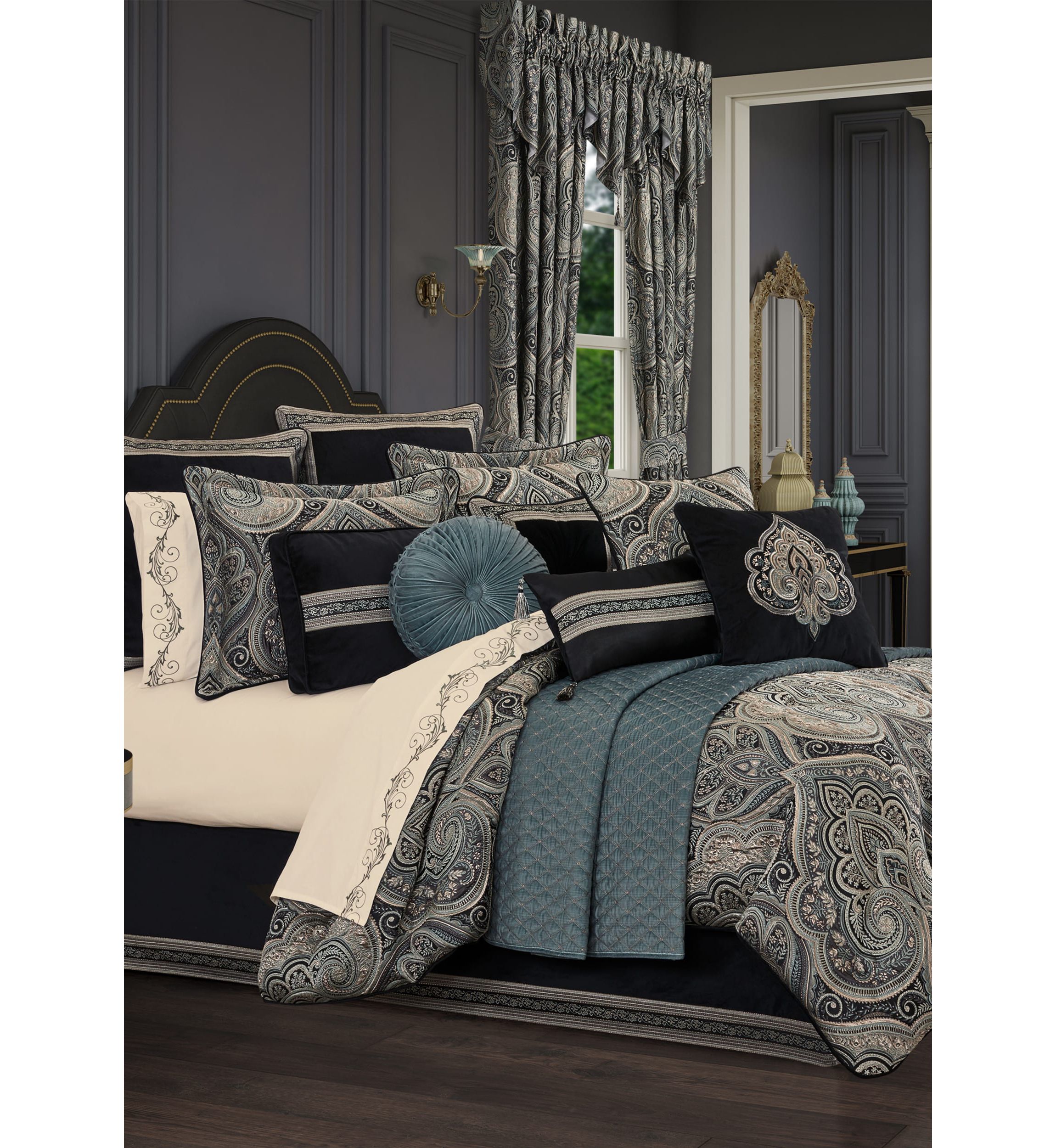 Vincenzo 4pc. Comforter Set