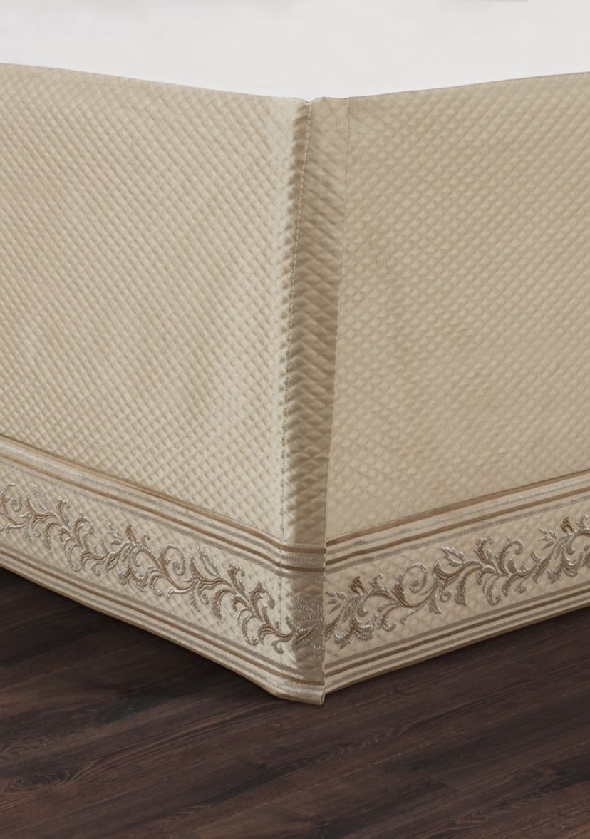 Sezanne 4pc. Comforter Set