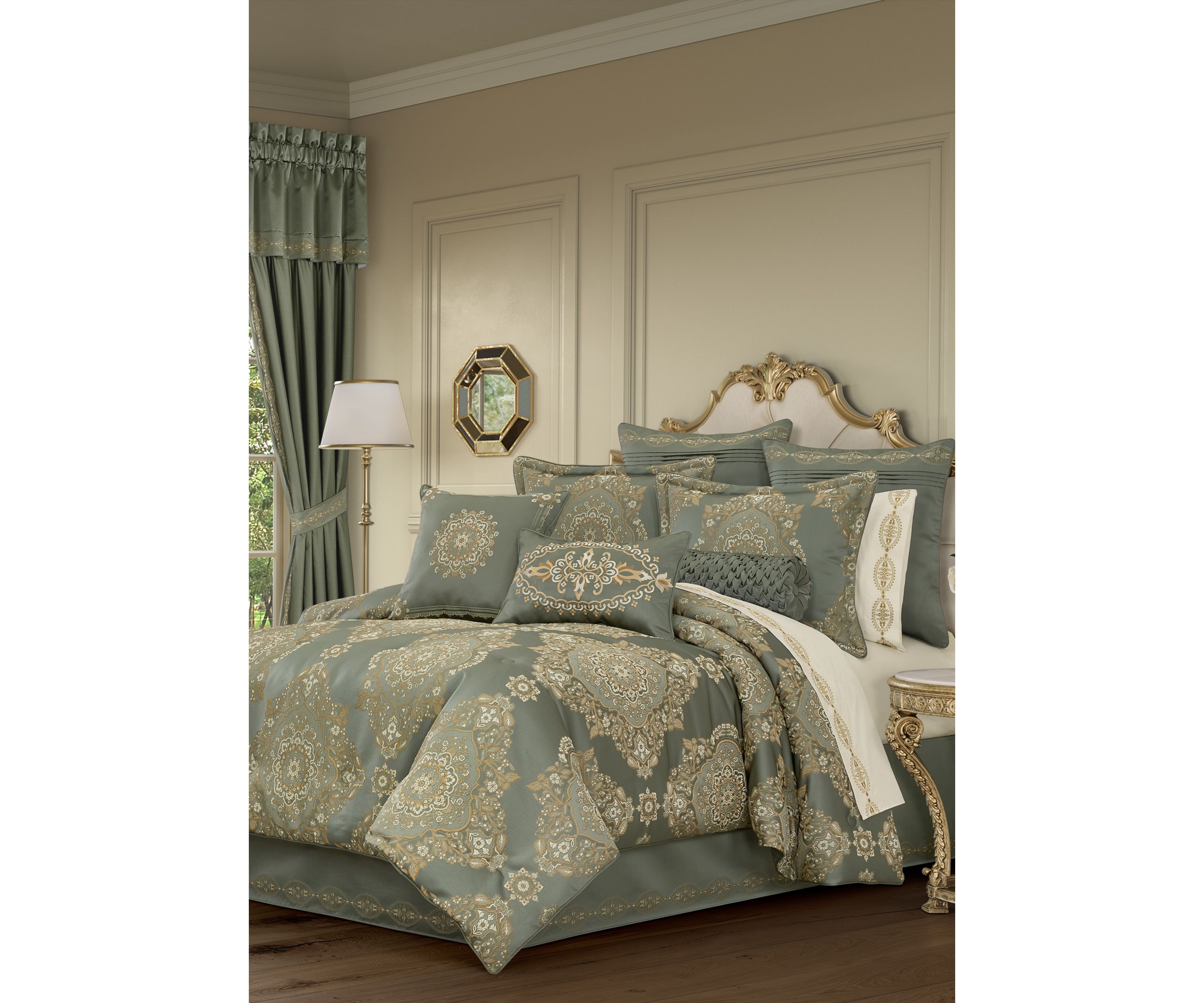 Soprano 4pc. Comforter Set