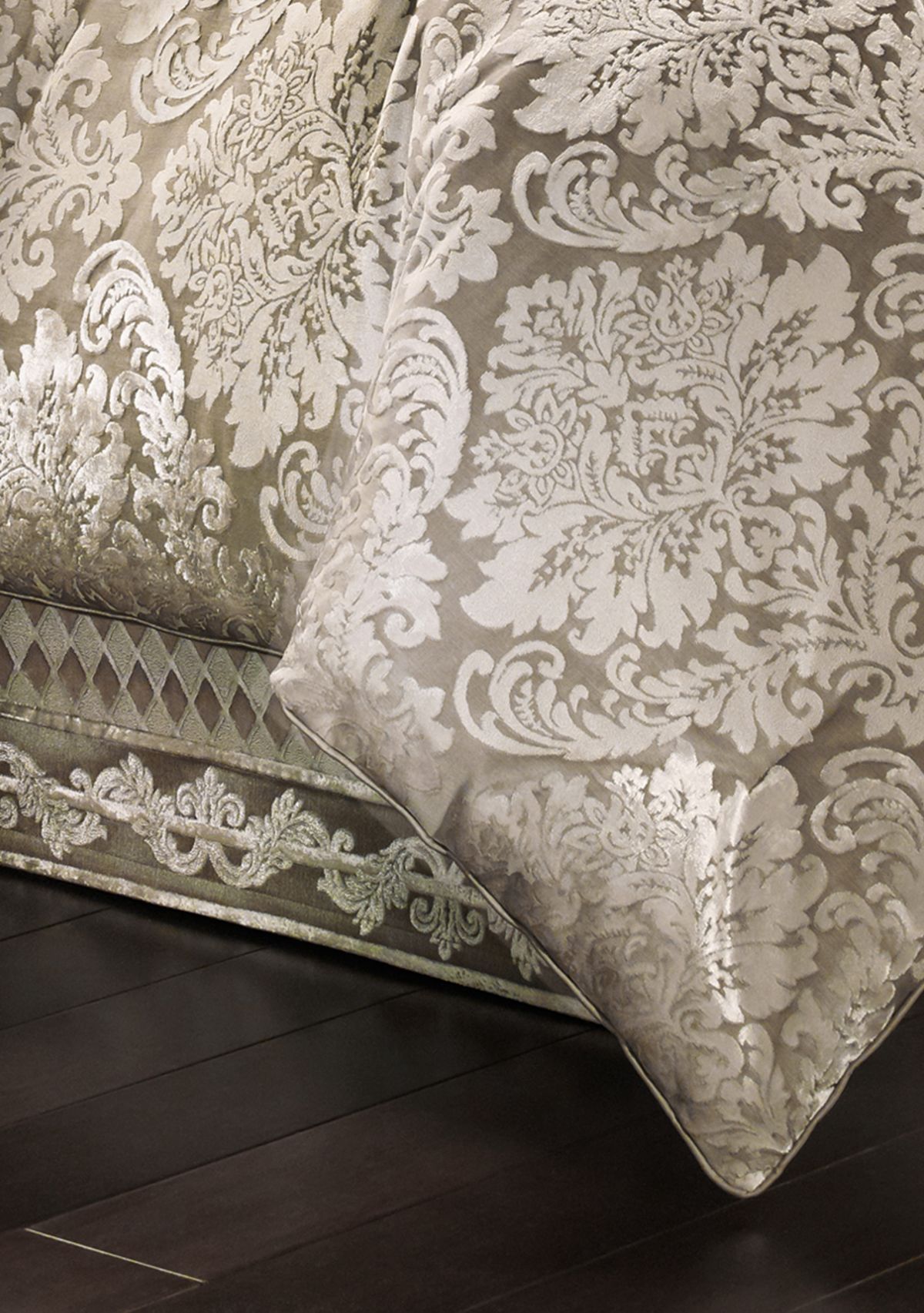 Bel Air 4pc. Comforter Set