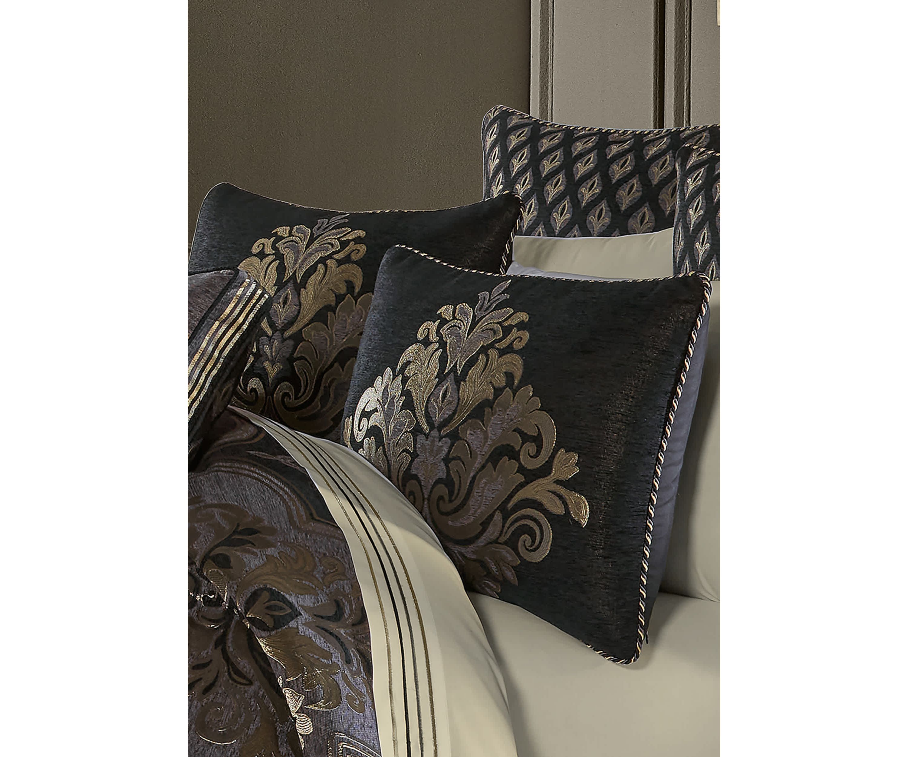 Savoy 4pc. Comforter Set