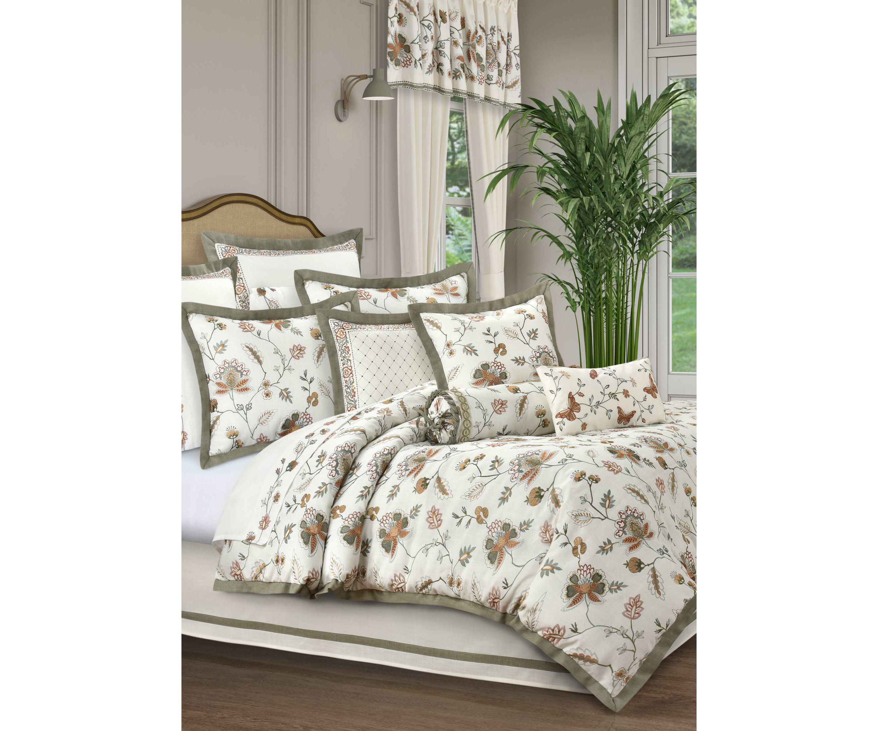 Athena 4pc. Comforter Set