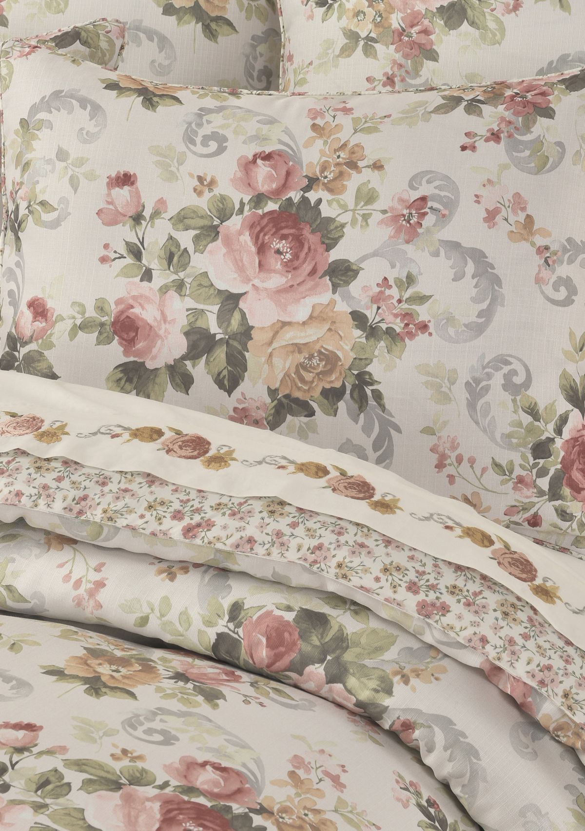 Chablis 4pc. Comforter Set