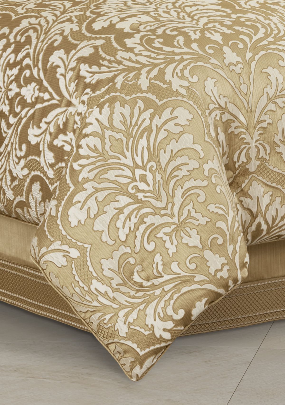 Aurelia 4pc. Comforter Set