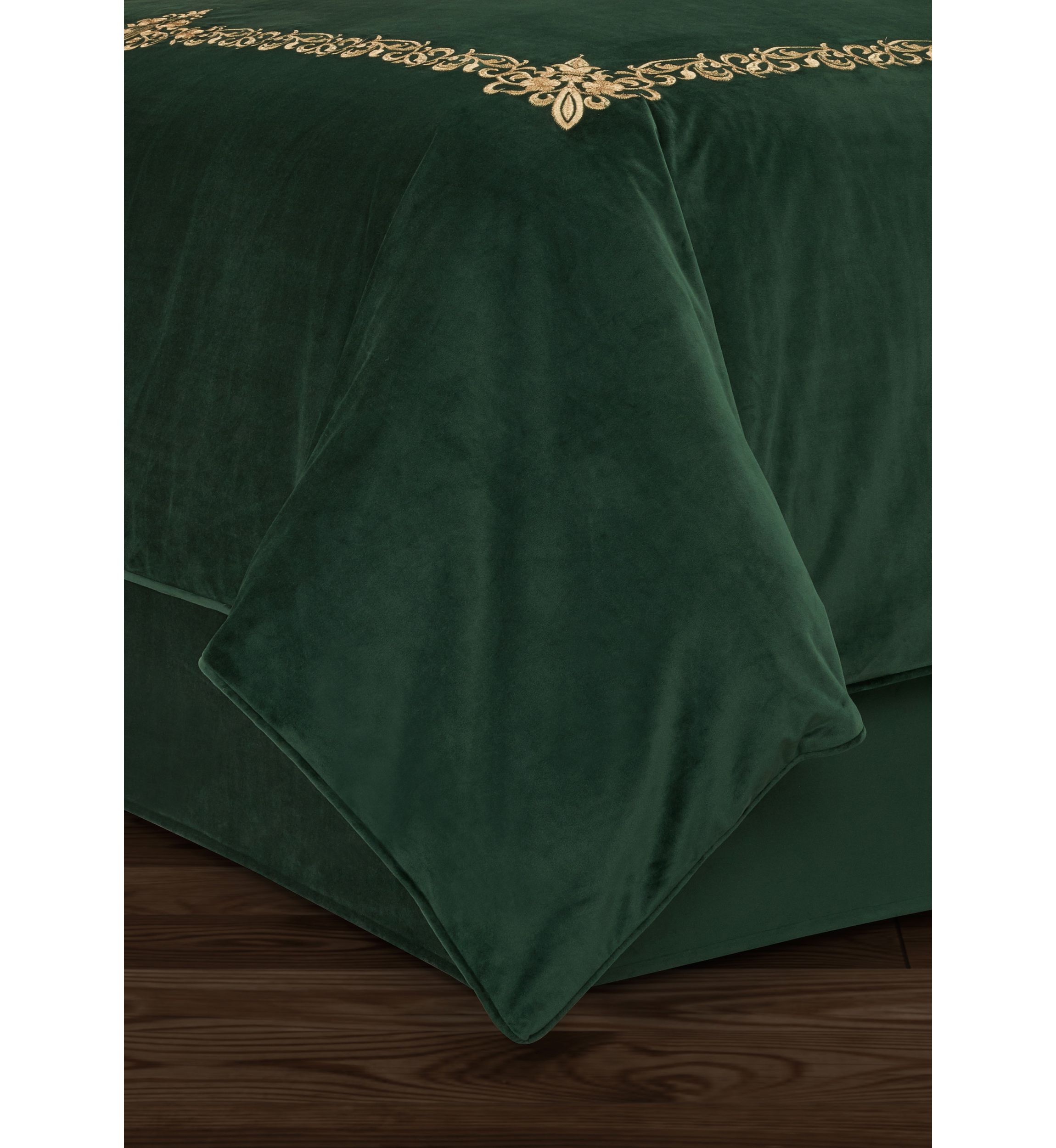 Noelle Bedskirt