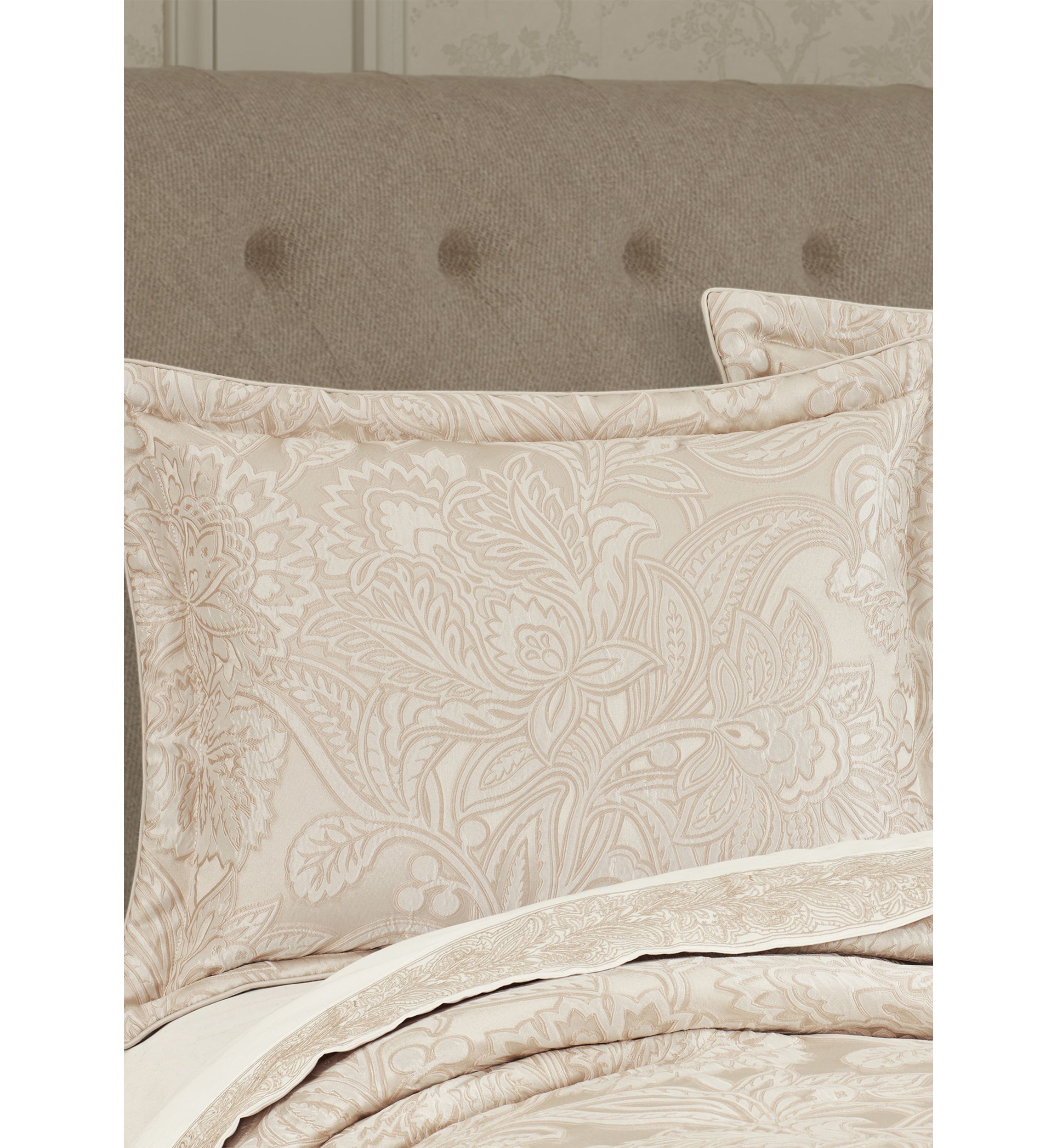 Villanova 4pc. Comforter Set