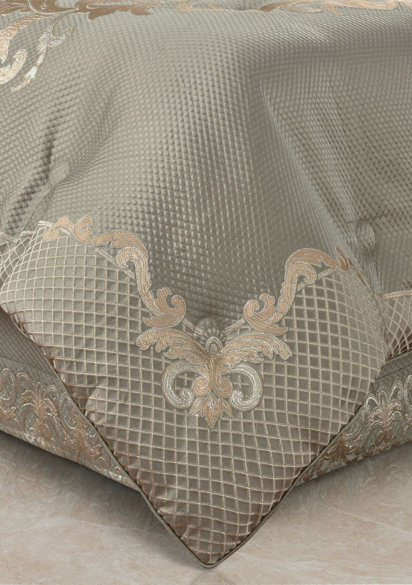 Piazza 4pc. Comforter Set