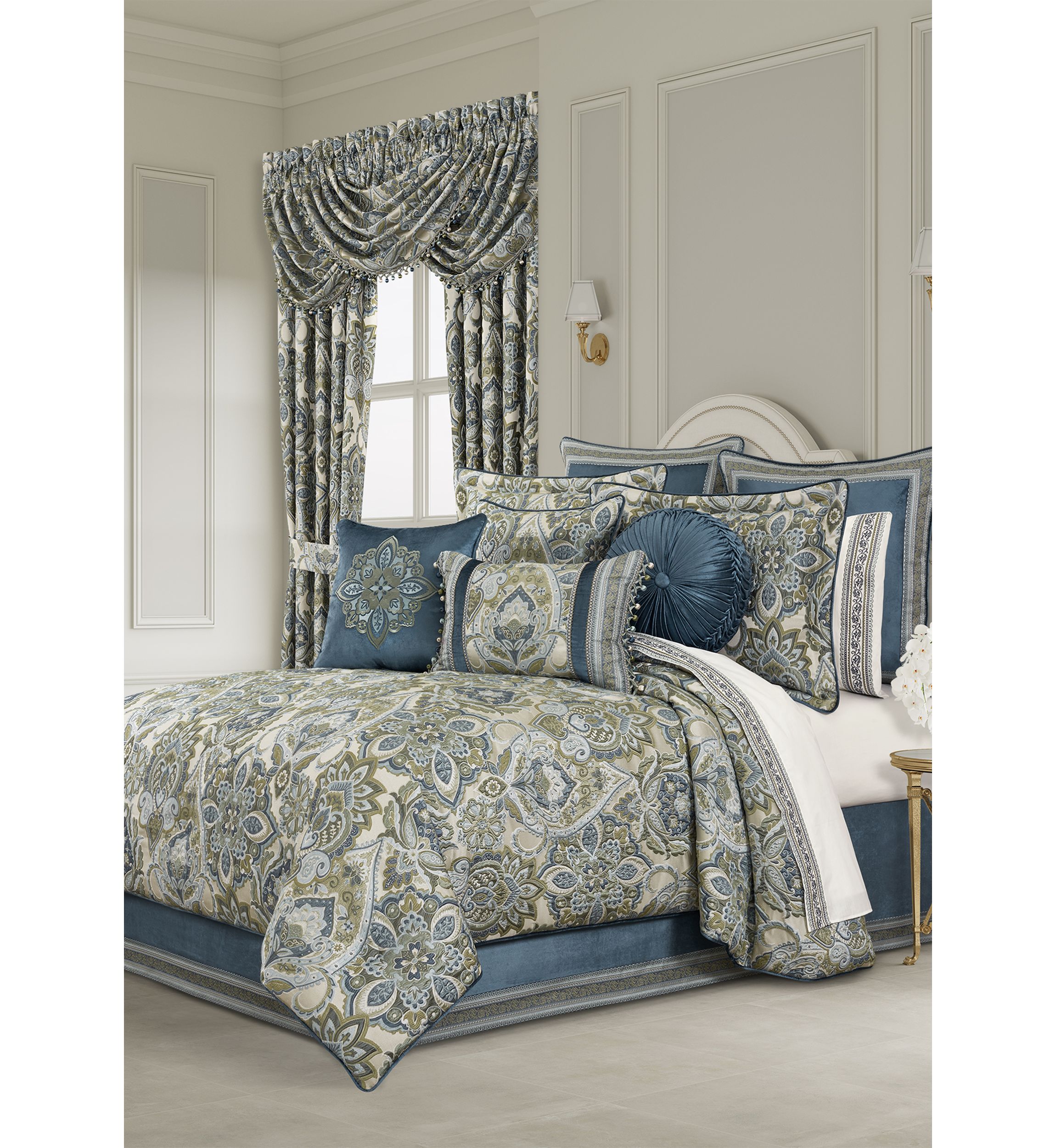 Avellino 4-Piece Comforter Set