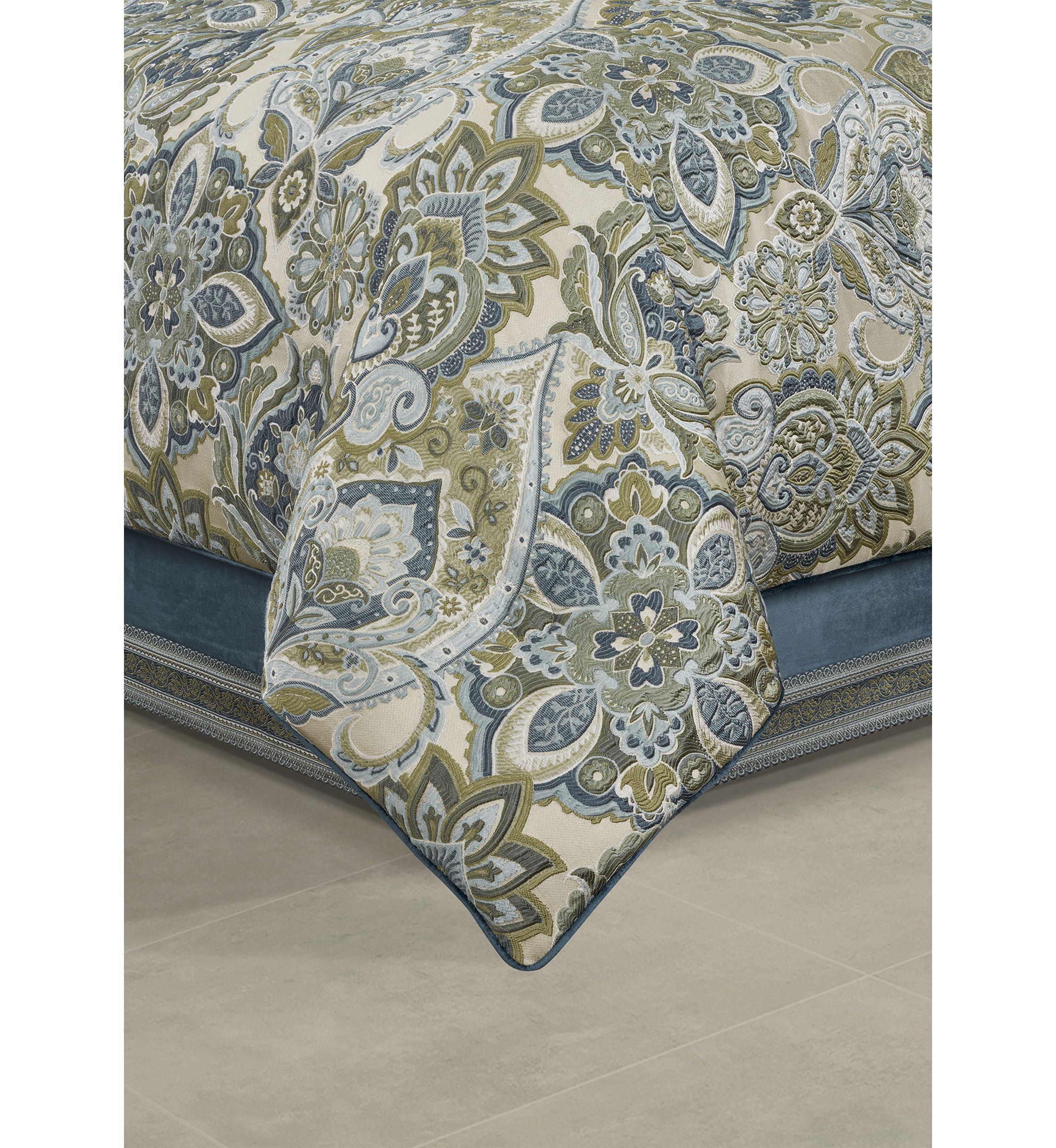 Avellino 4-Piece Comforter Set