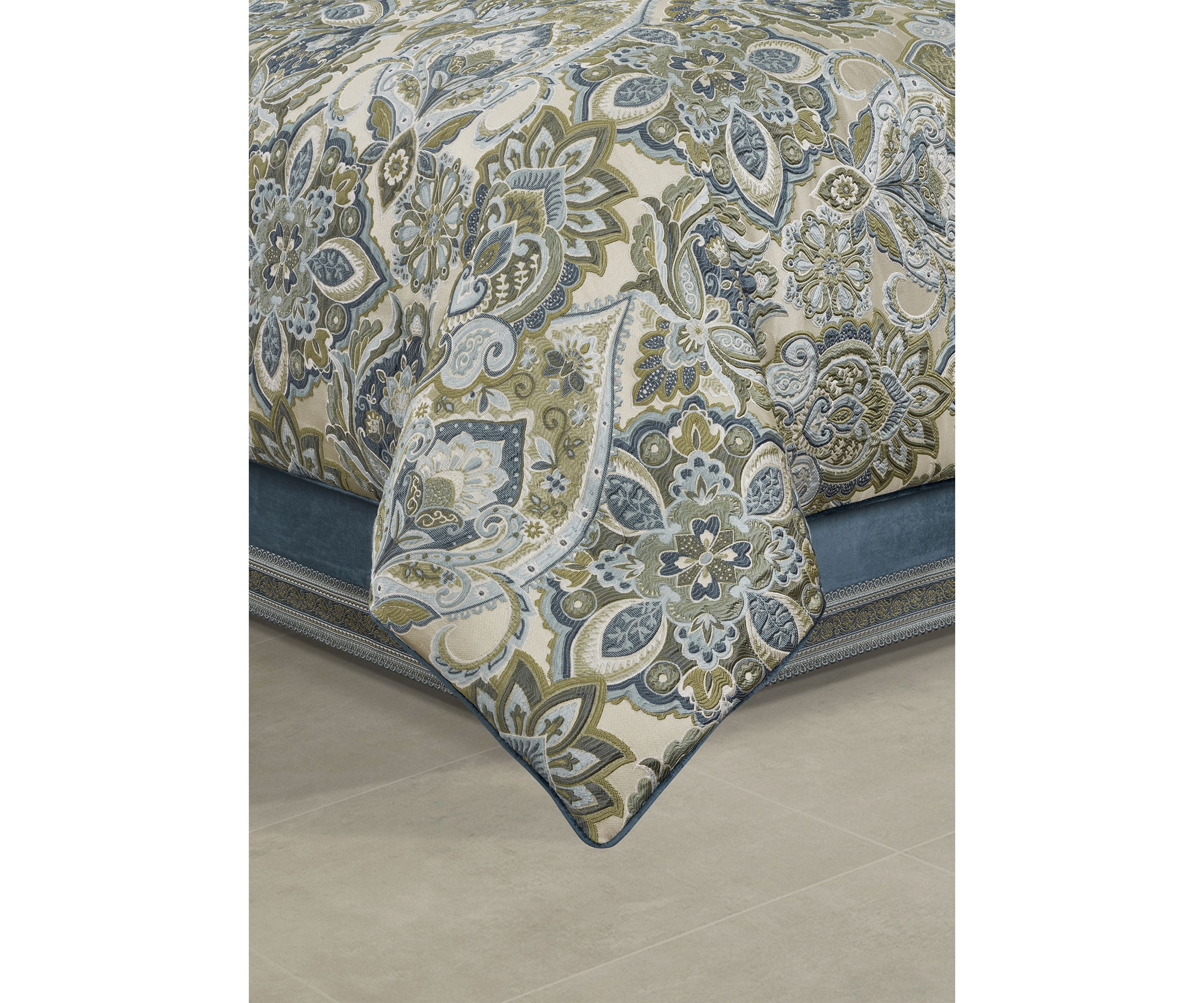 Avellino 4-Piece Comforter Set
