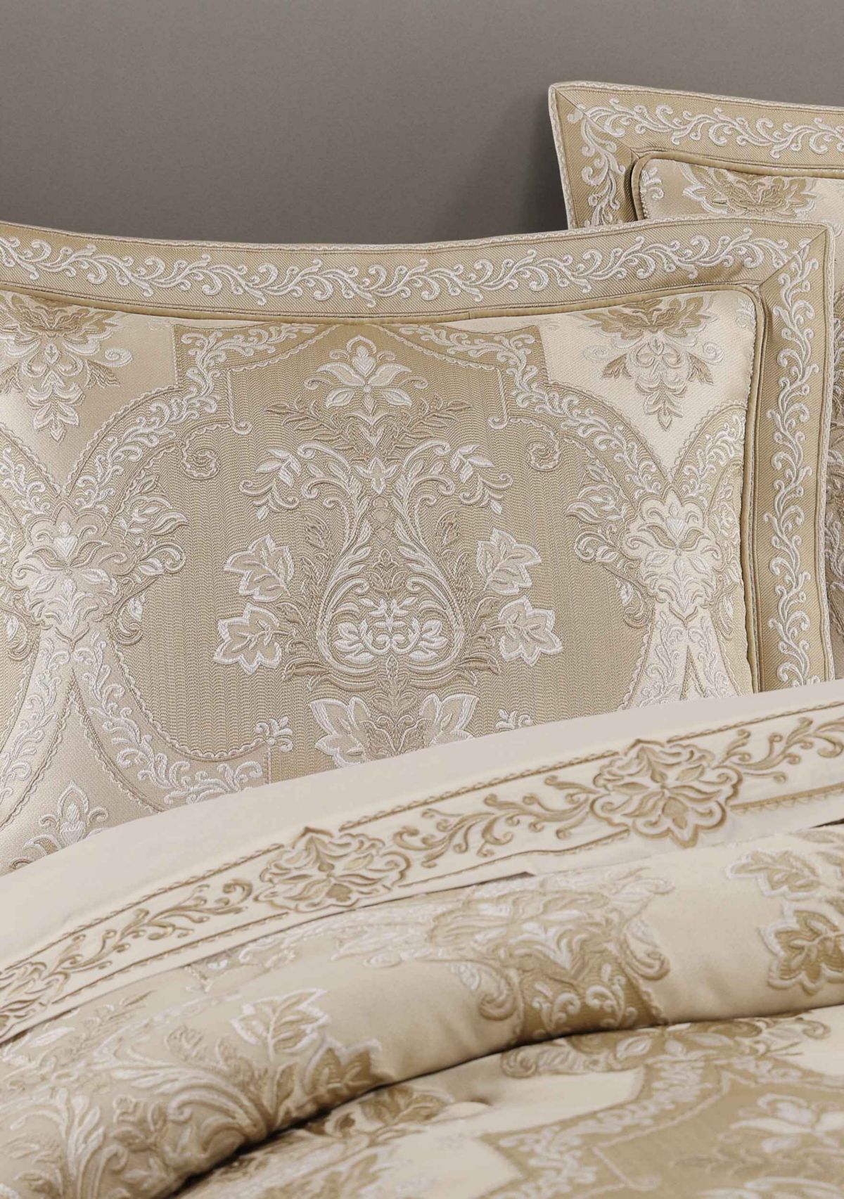 Sondra 4pc. Comforter Set