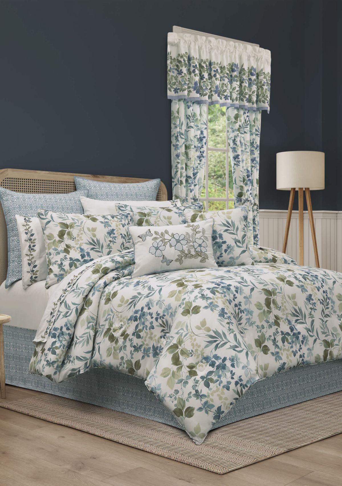 Evergreen 4pc. Comforter Set