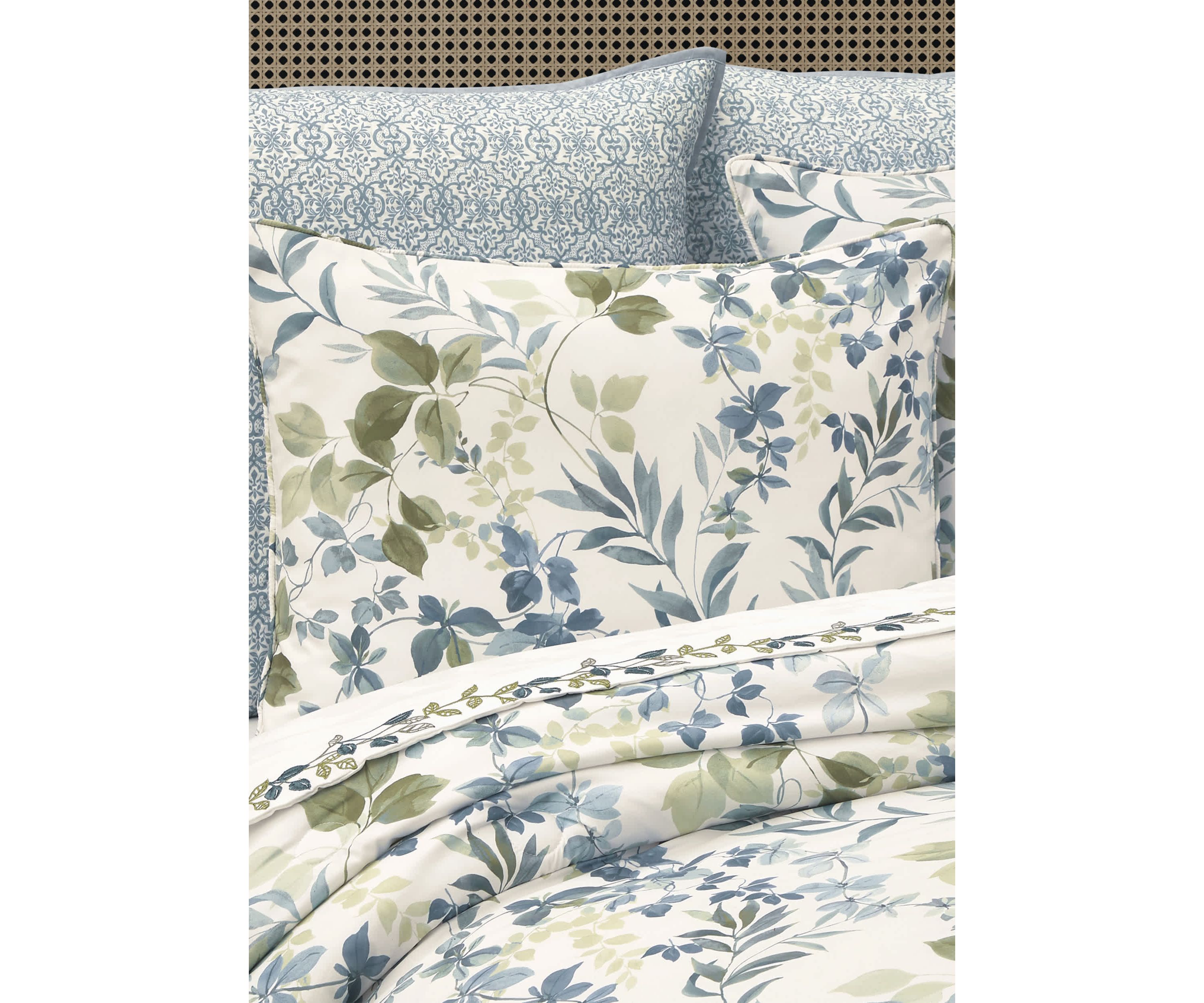 Evergreen 4pc. Comforter Set