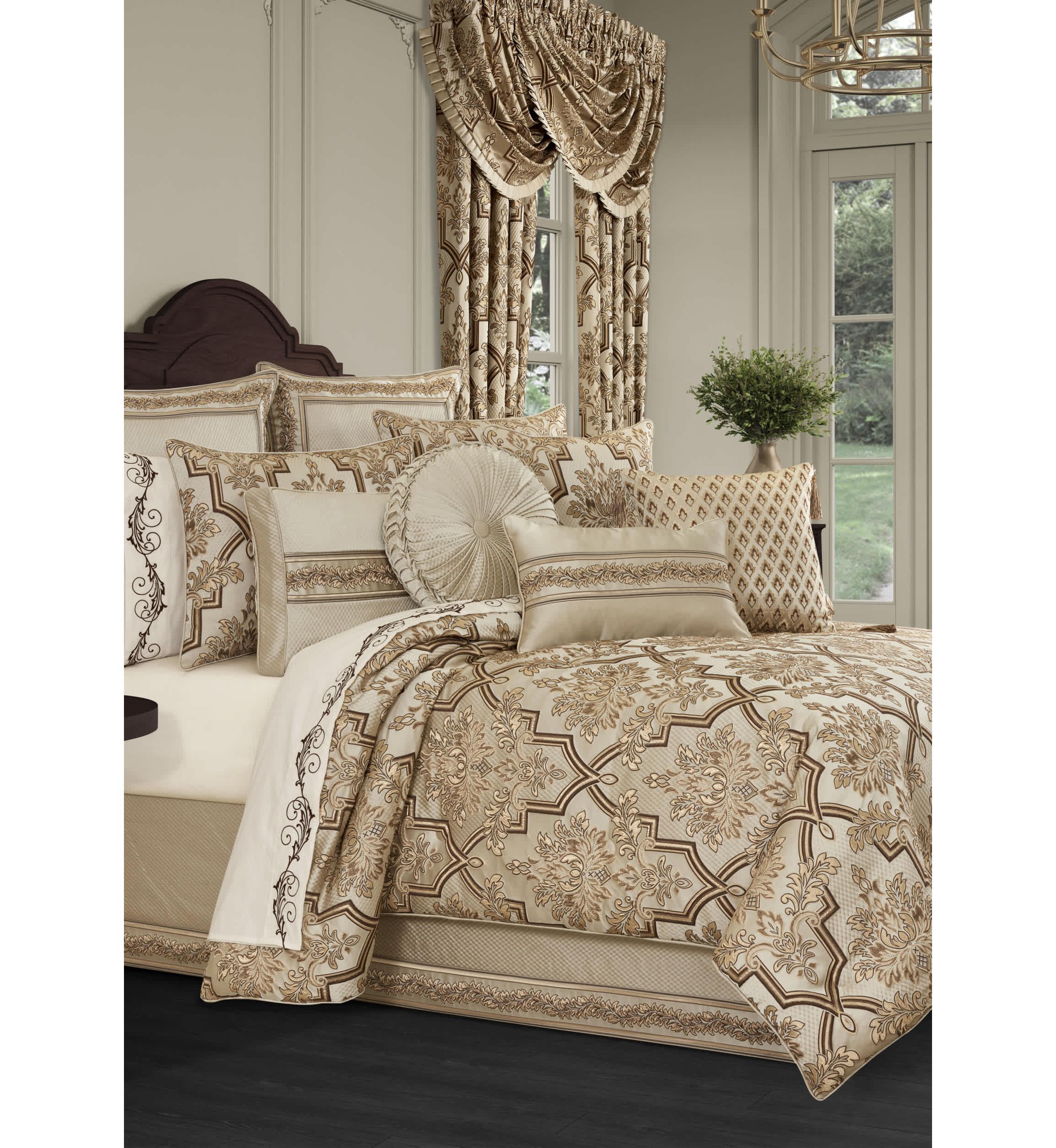 Gold Coast 4pc. Comforter Set