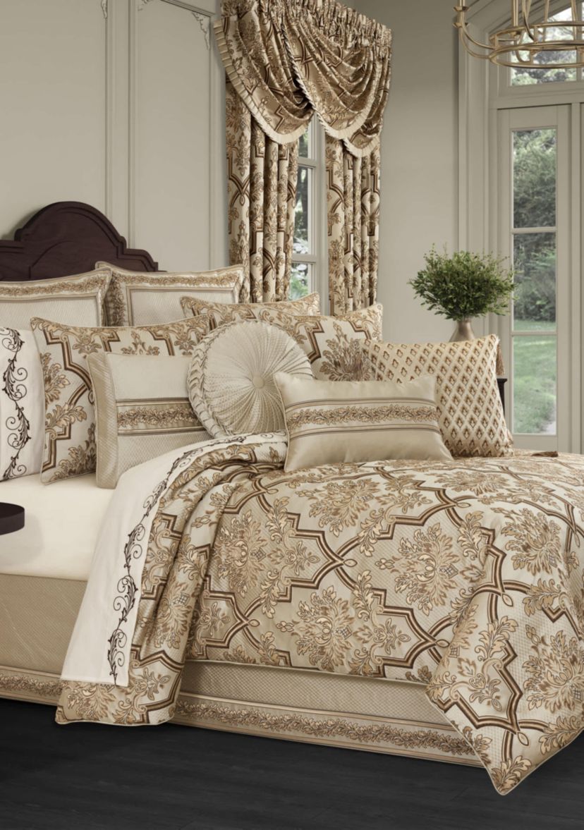 Gold Coast 4pc. Comforter Set
