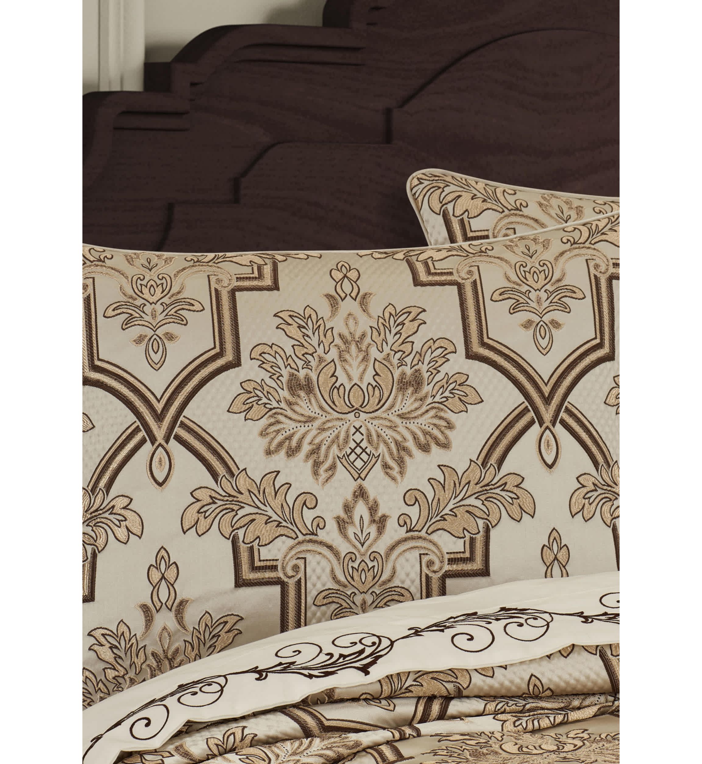 Gold Coast 4pc. Comforter Set