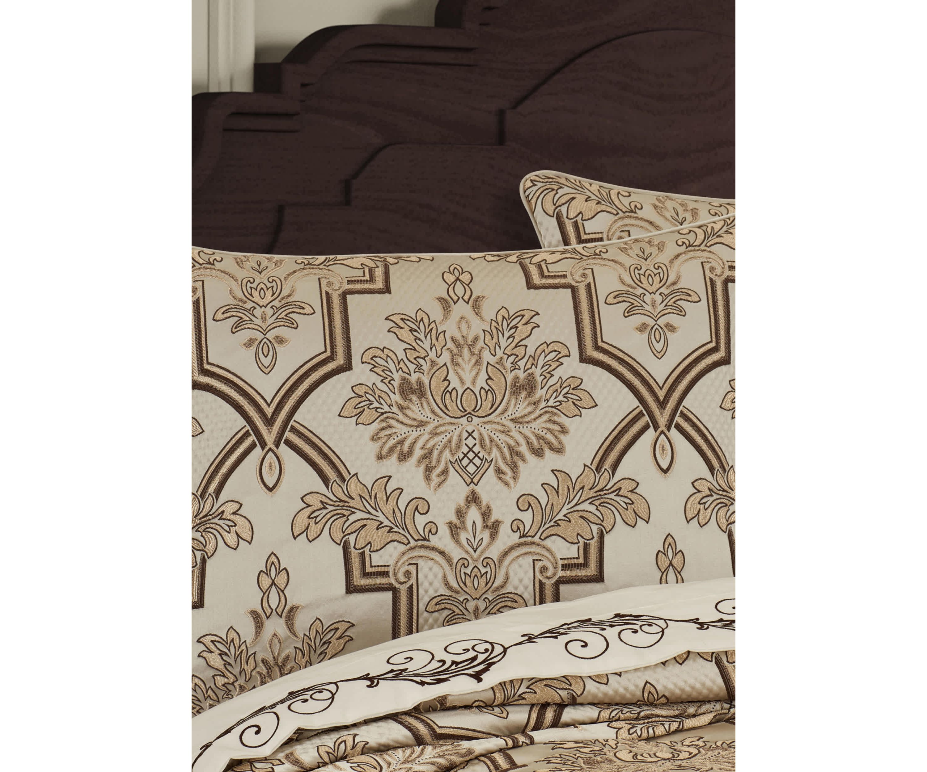 Gold Coast 4pc. Comforter Set