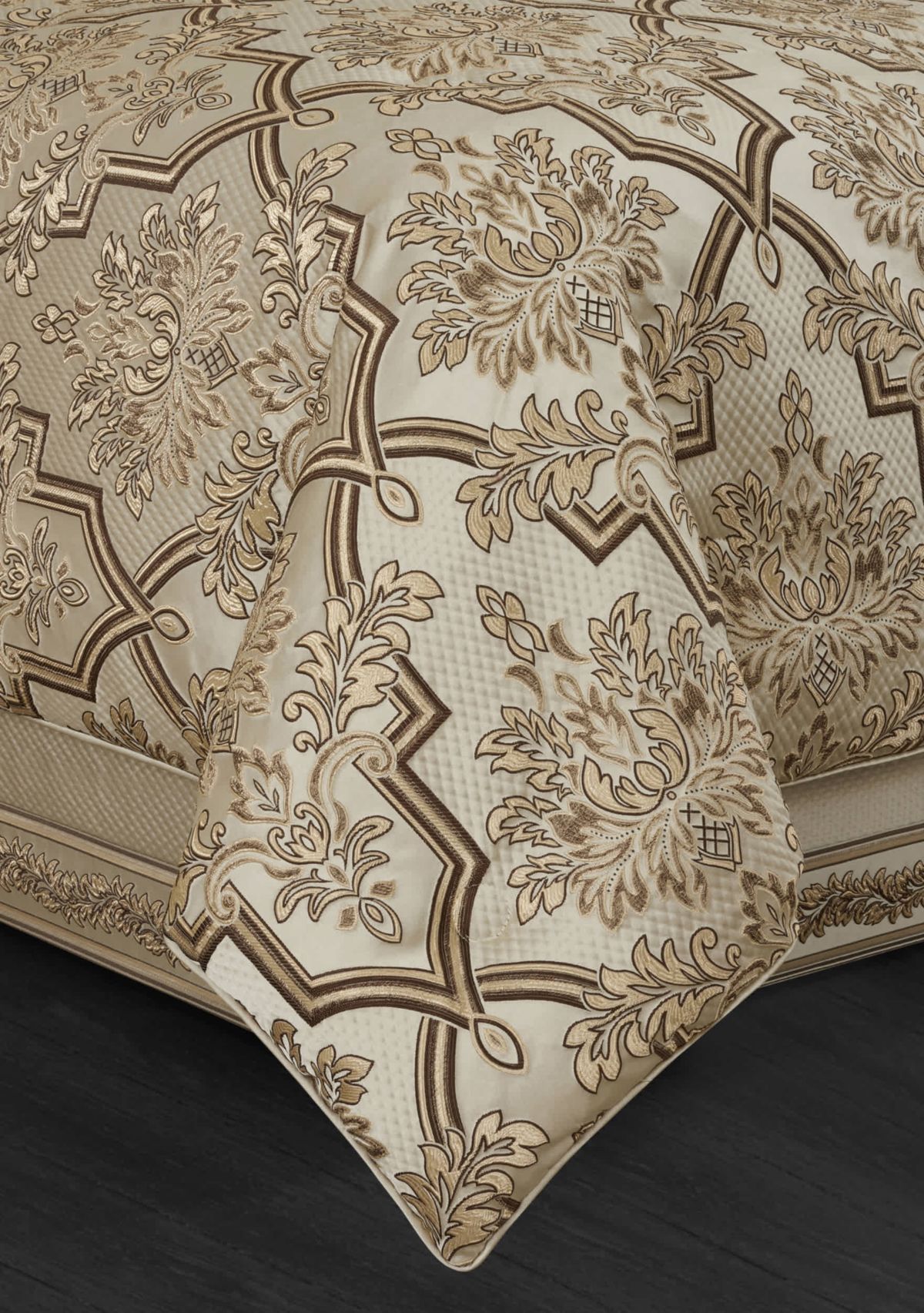 Gold Coast 4pc. Comforter Set