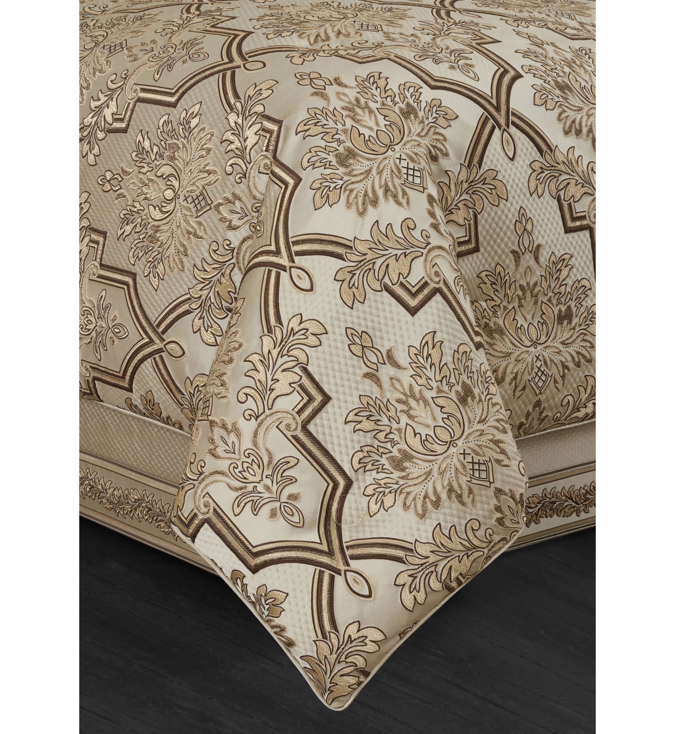 Gold Coast 4pc. Comforter Set