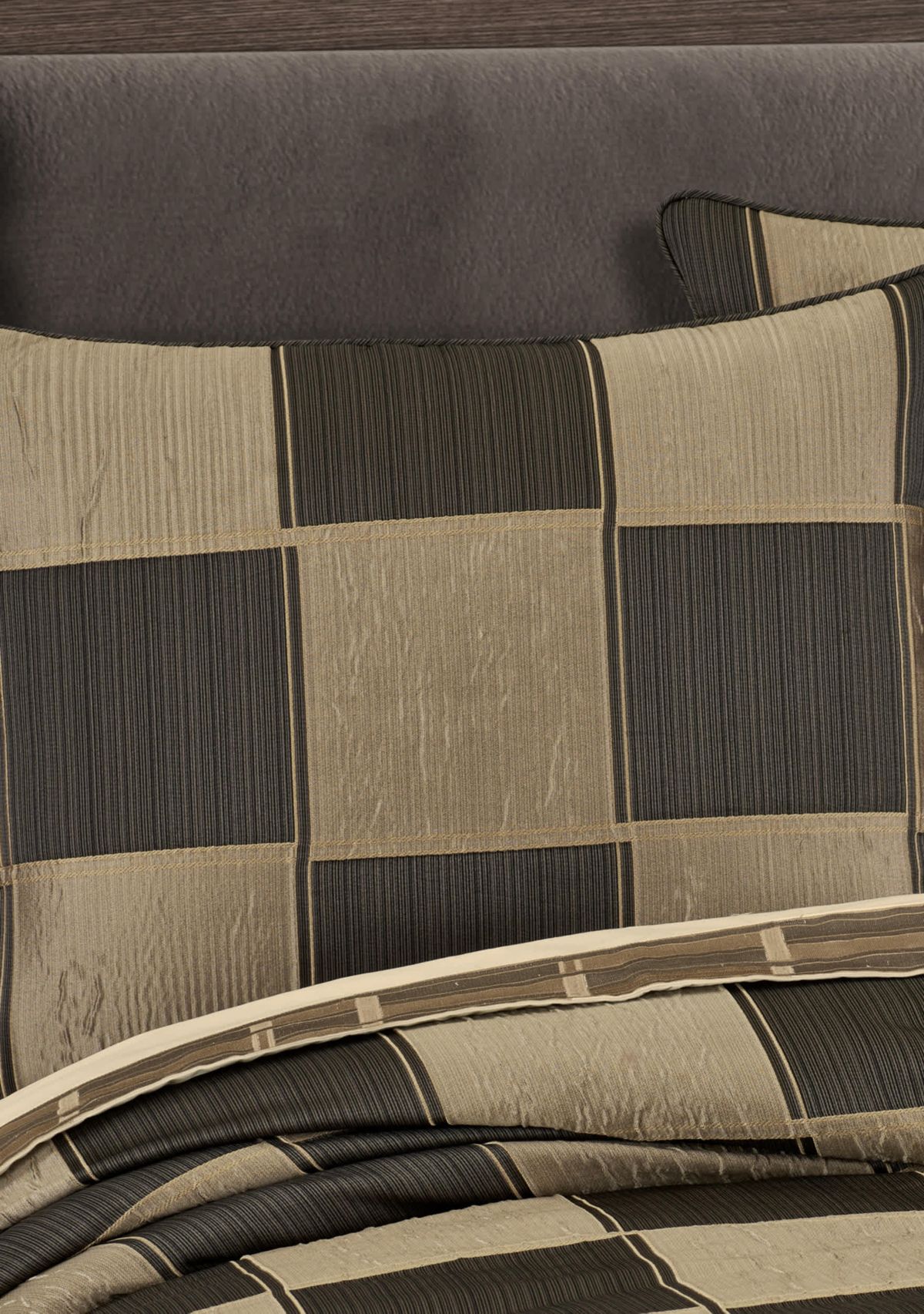 Brando 4pc. Comforter Set