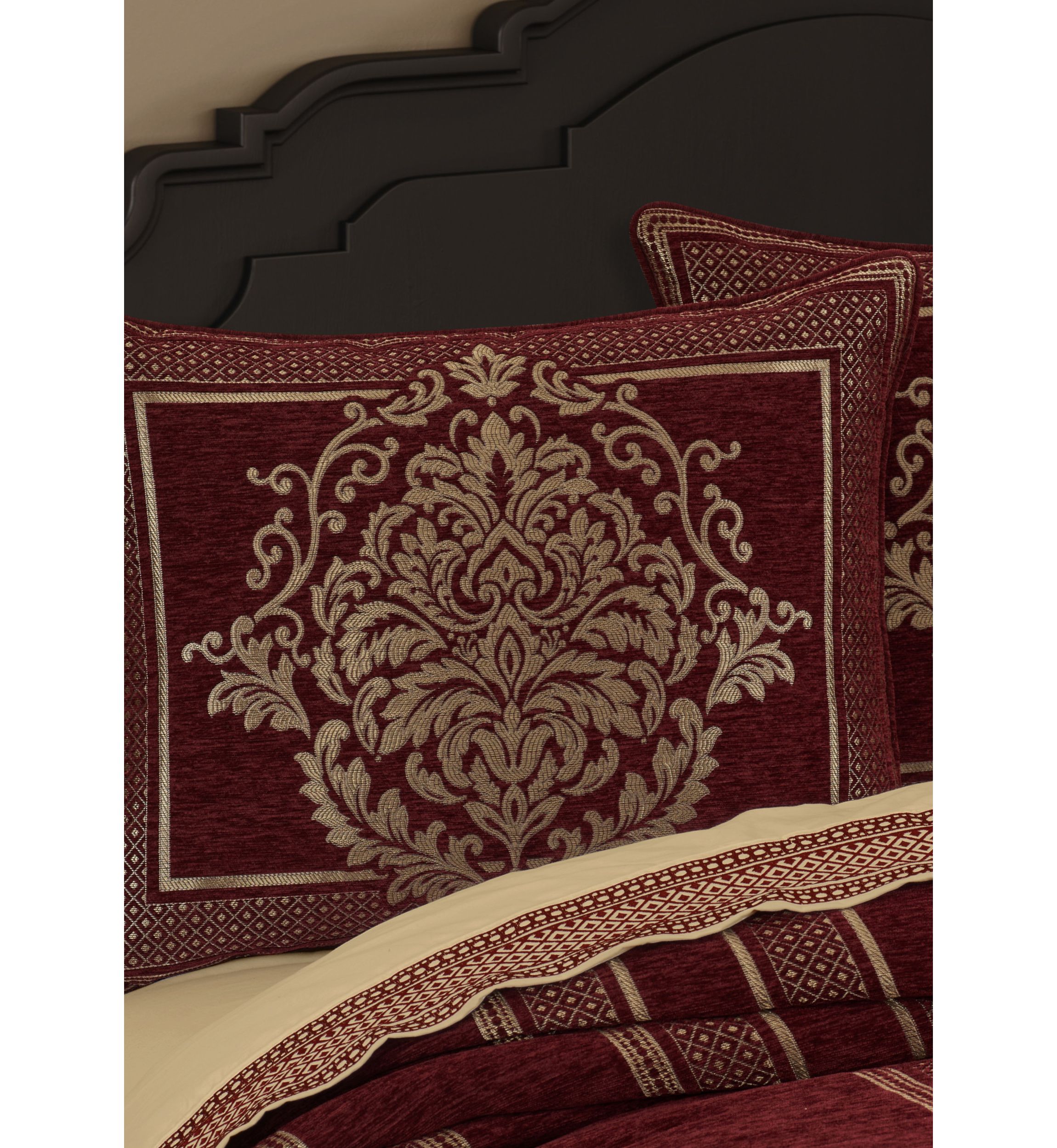 Laurenza 4 Piece Comforter Set