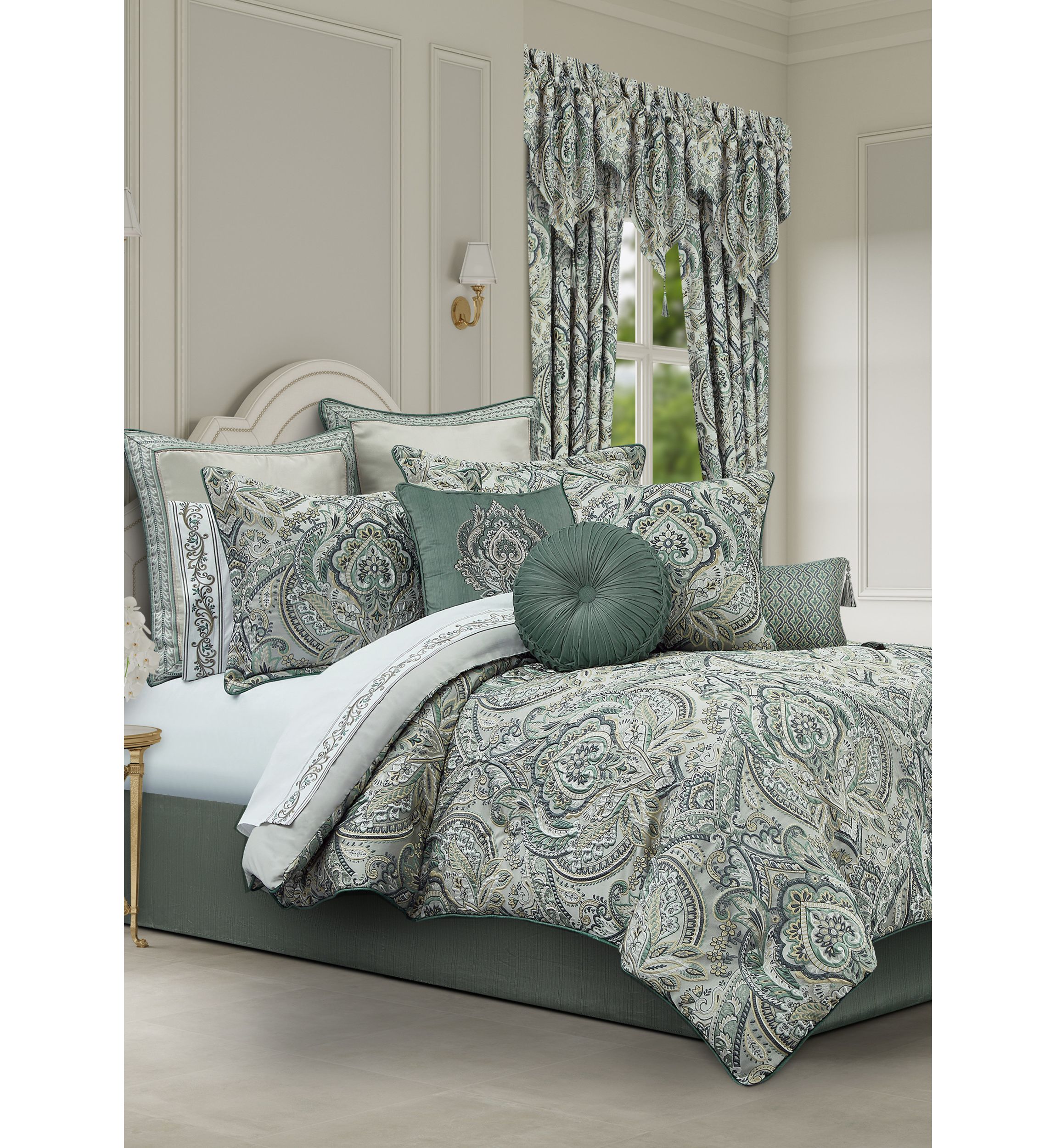 Nico 4 Piece Comforter Set