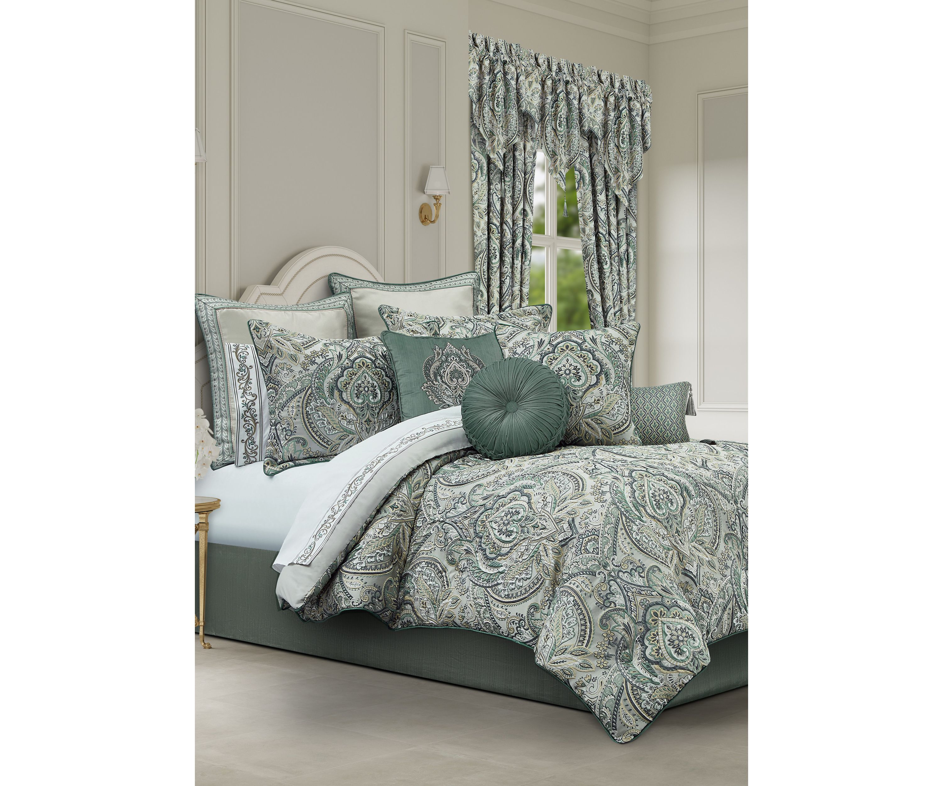 Nico 4 Piece Comforter Set