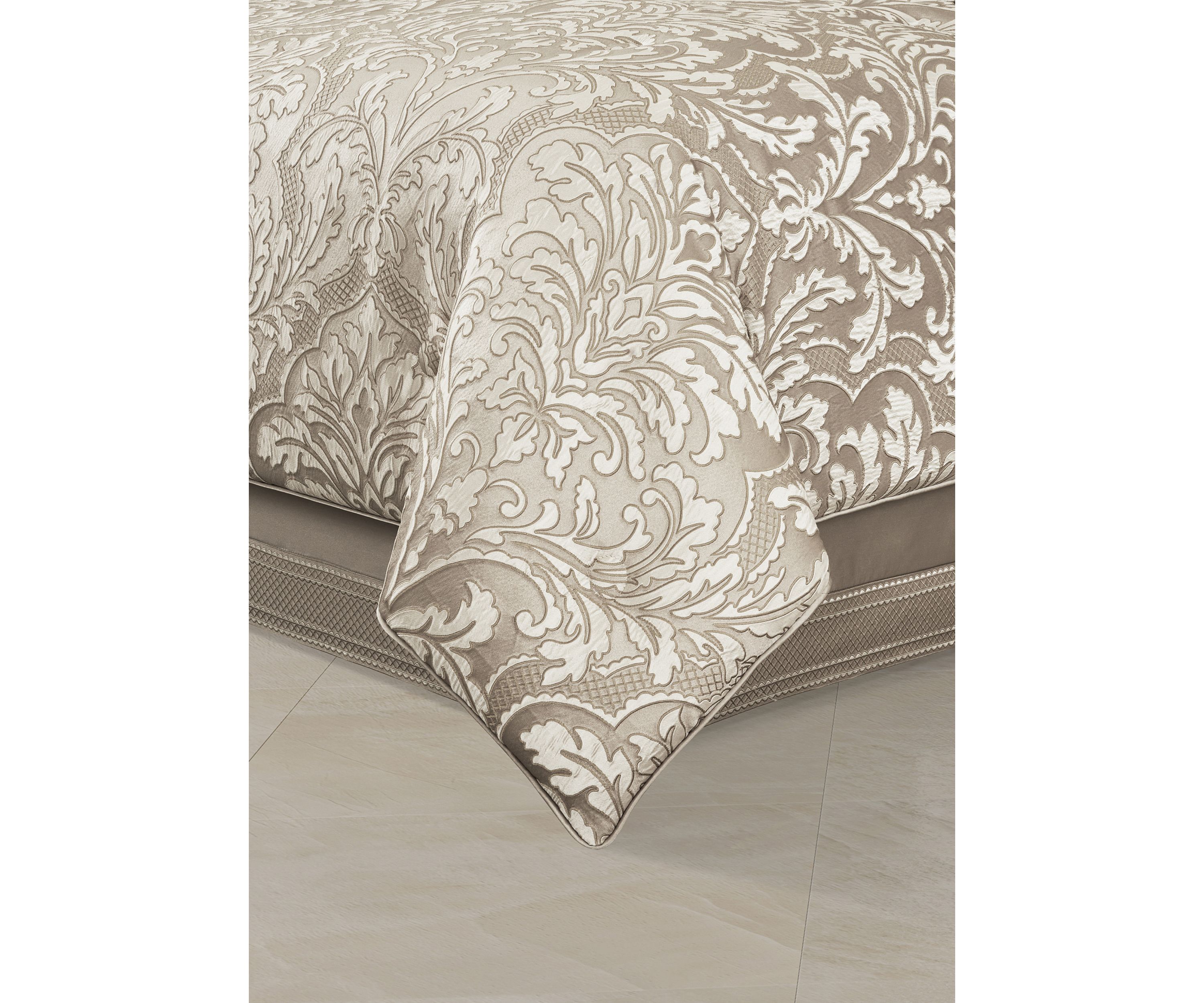 Brunello 4 Piece Comforter Set