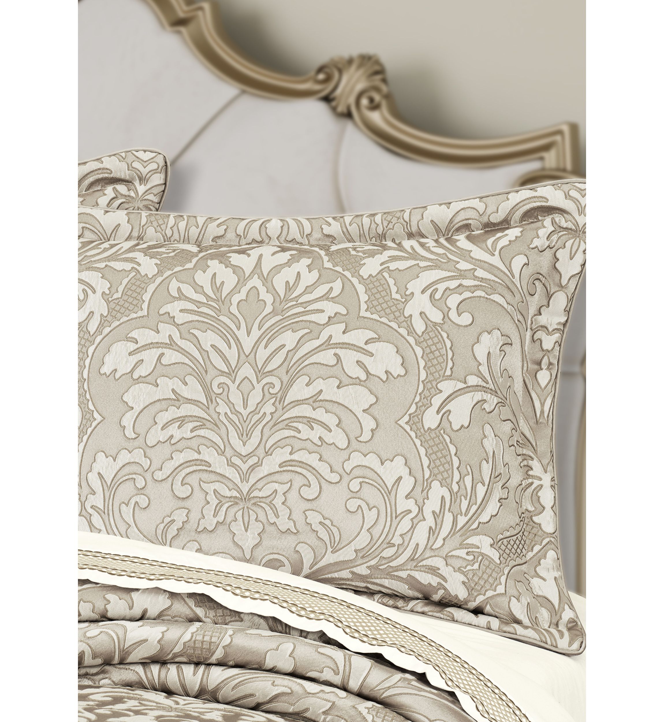 Brunello 4 Piece Comforter Set