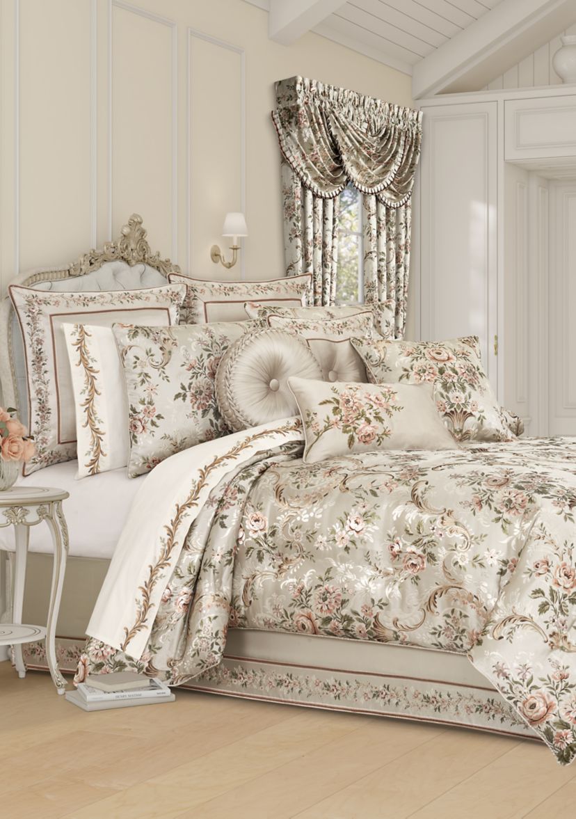 Pecora 4 Piece Comforter Set