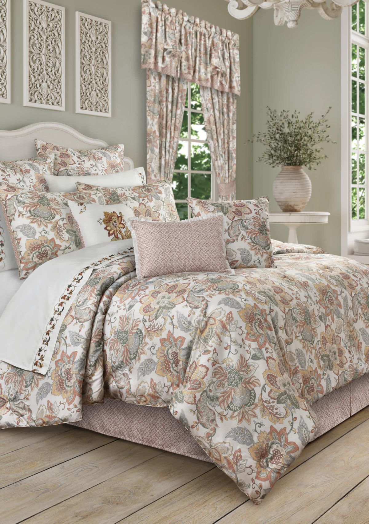 Janessa 4pc. Comforter Set
