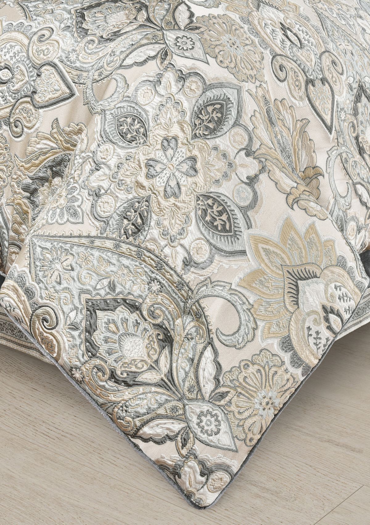 Annabelle 4 Piece Comforter Set