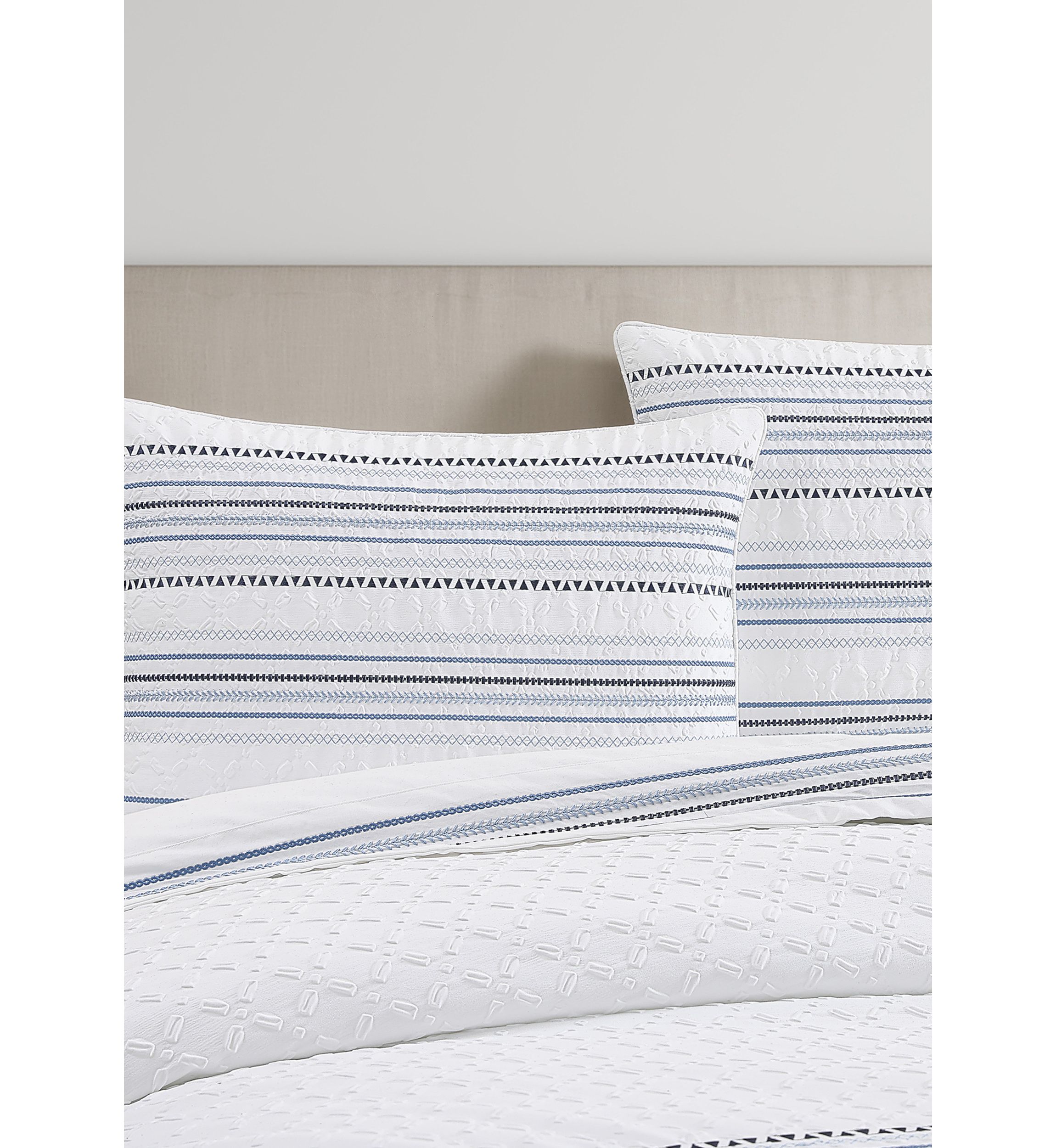 Bayside 4 Piece Comforter Set