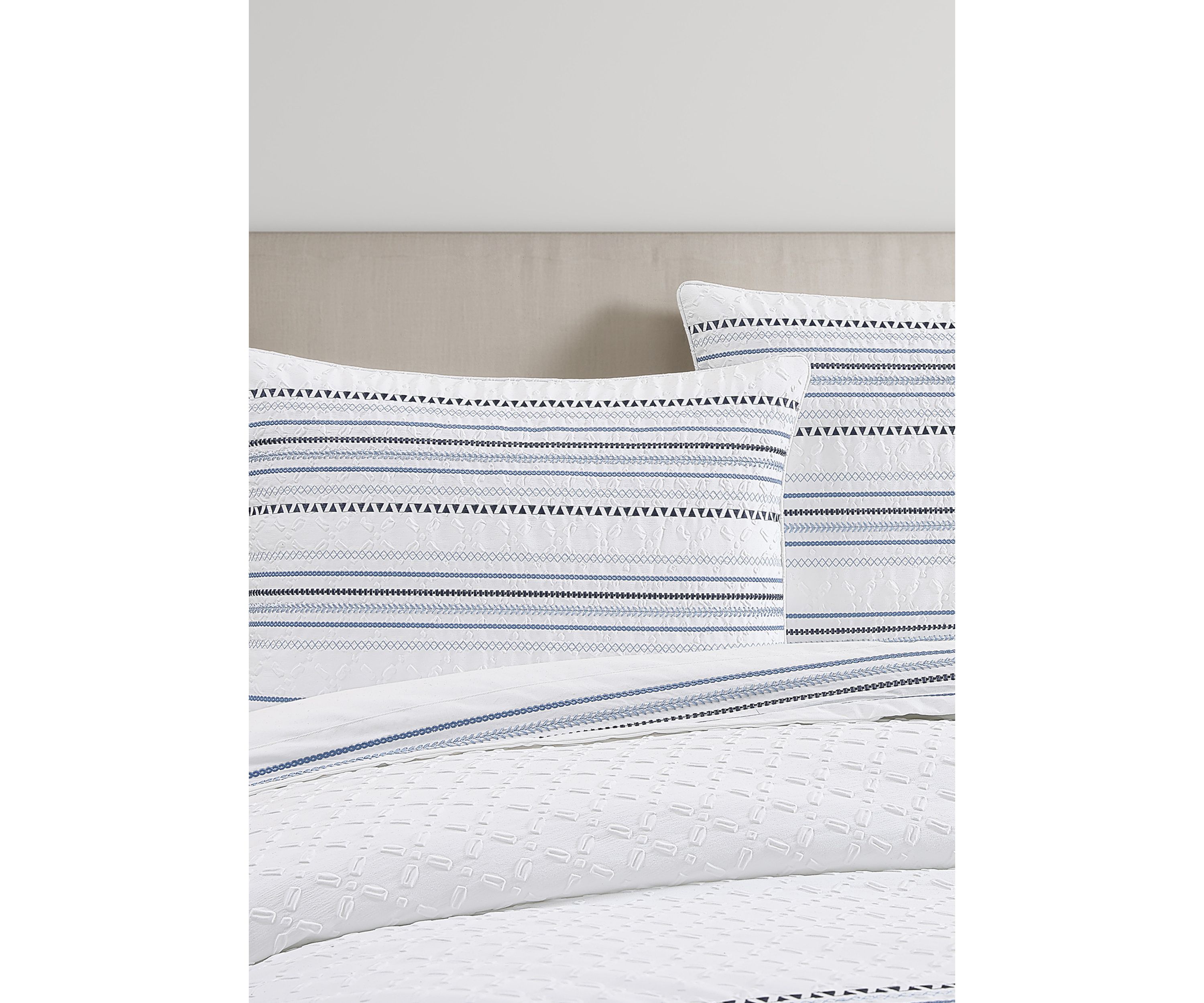 Bayside 4 Piece Comforter Set