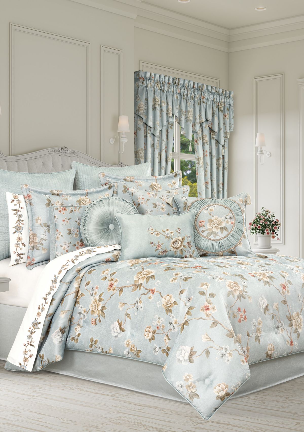 Prestige 4 Piece Comforter Set