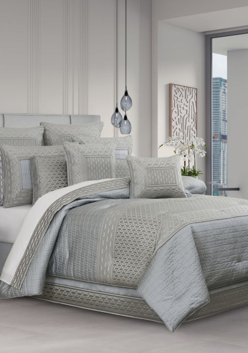 Metropolitan 4pc. Comforter Set