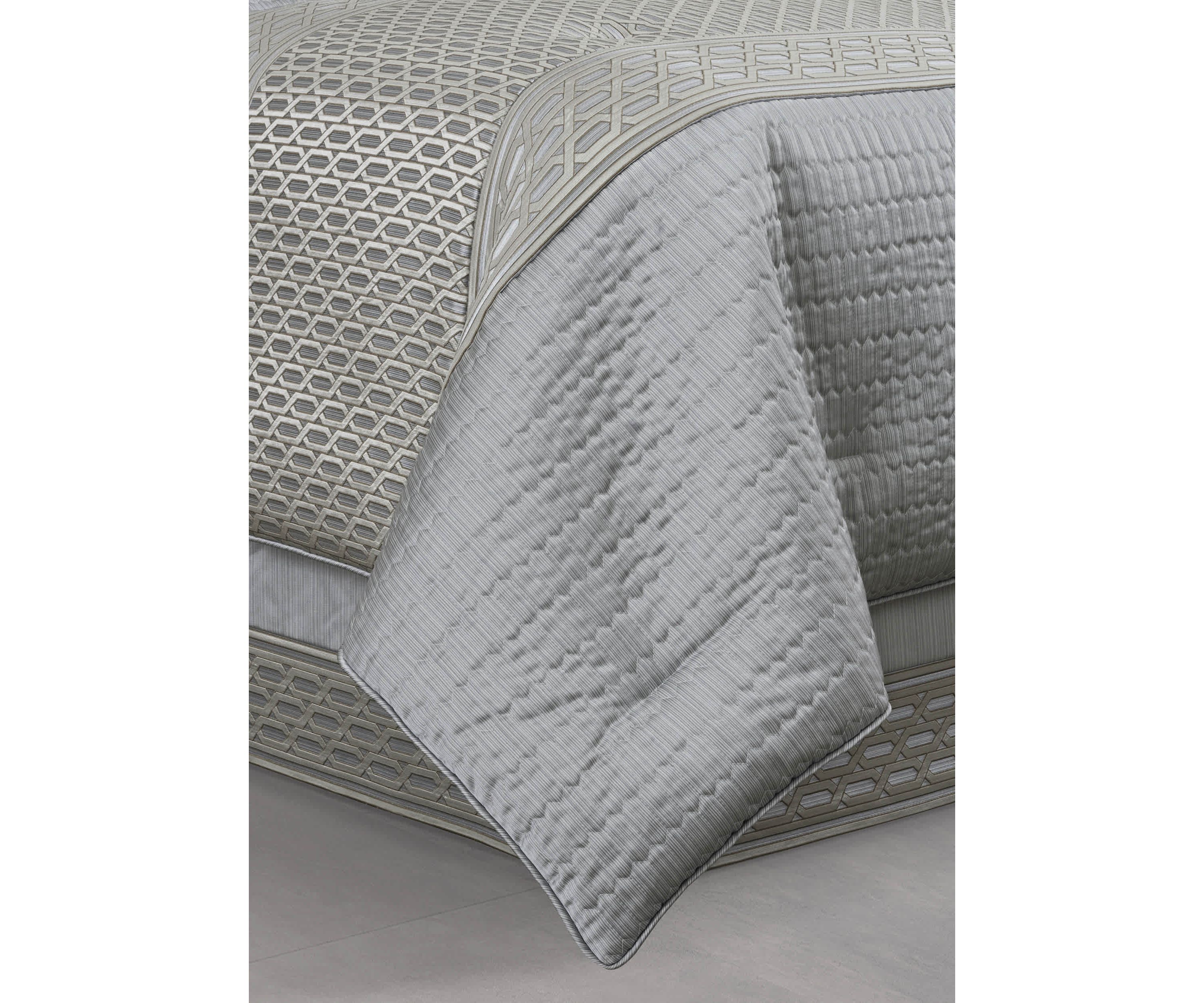 Metropolitan 4pc. Comforter Set
