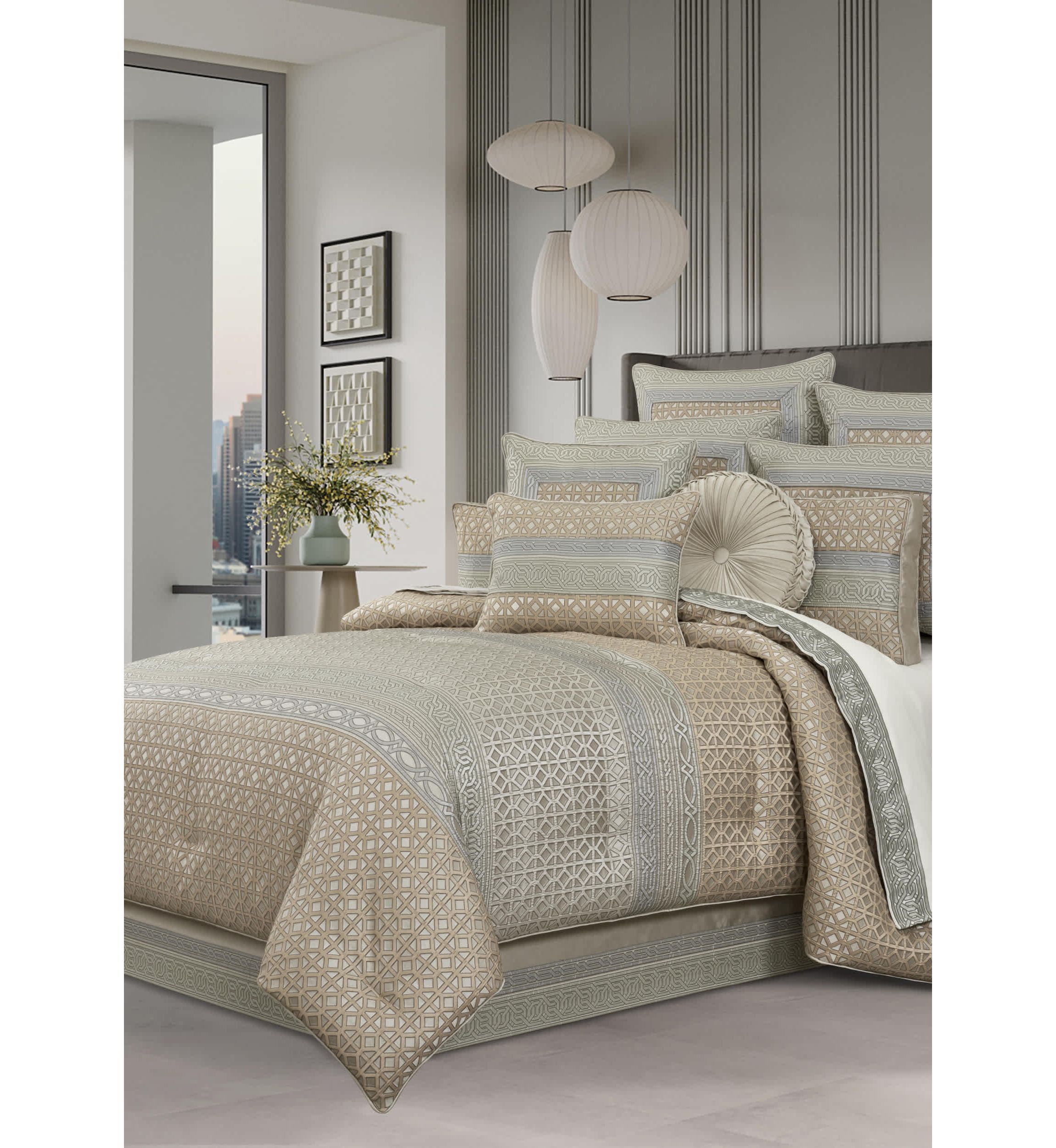 Alaro 4pc. Comforter Set