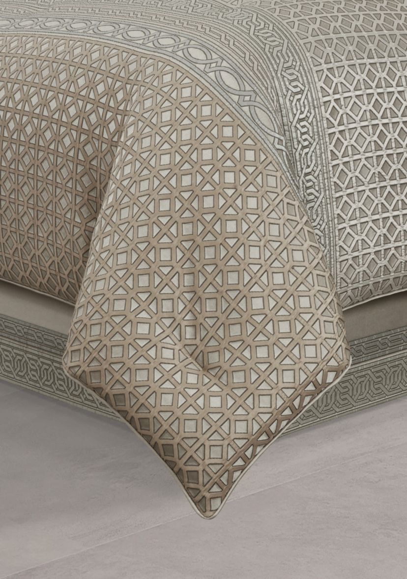Alaro 4pc. Comforter Set