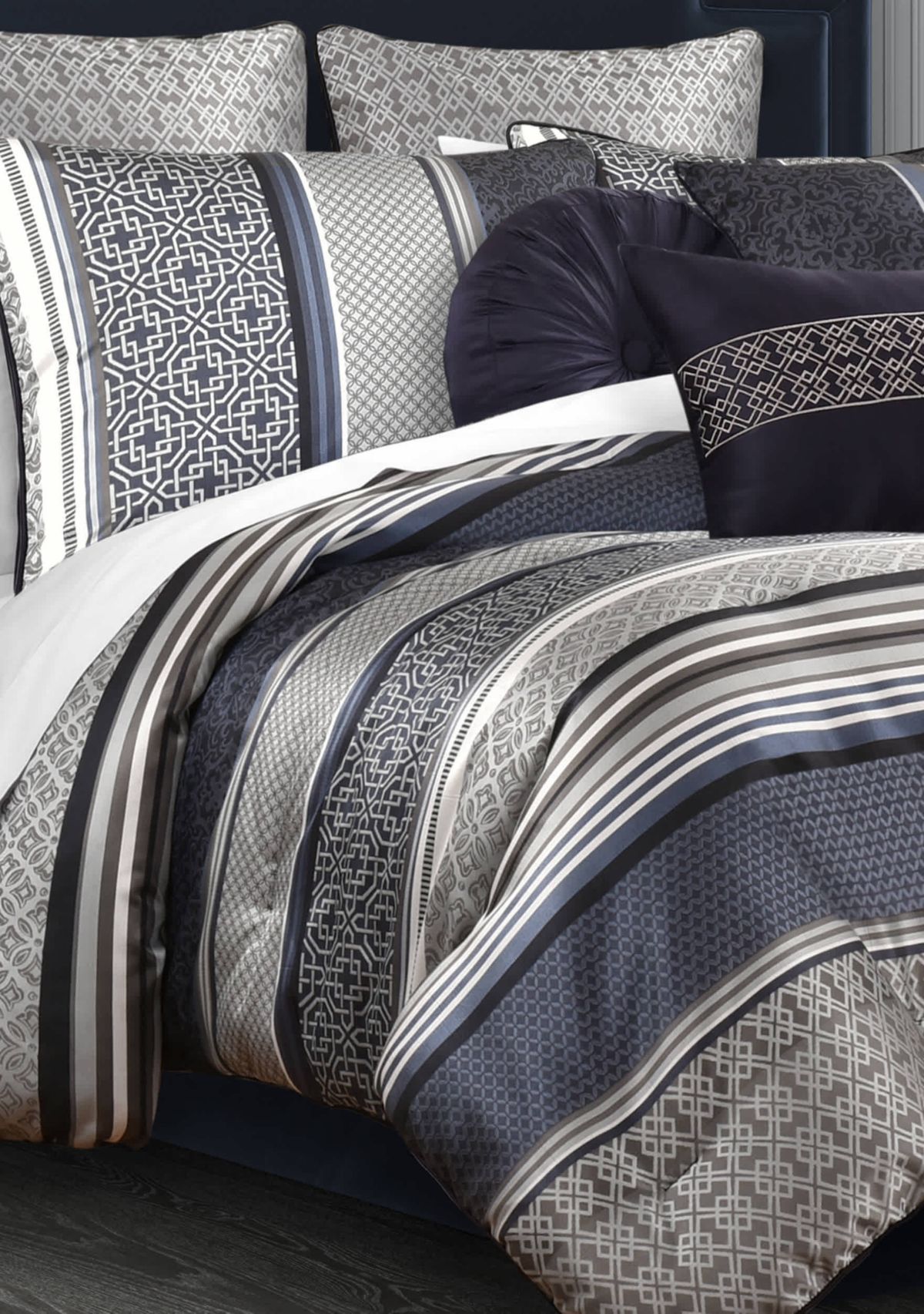 Carlisle 3pc. Comforter Set